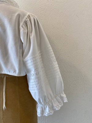 volume sleeve short blouse