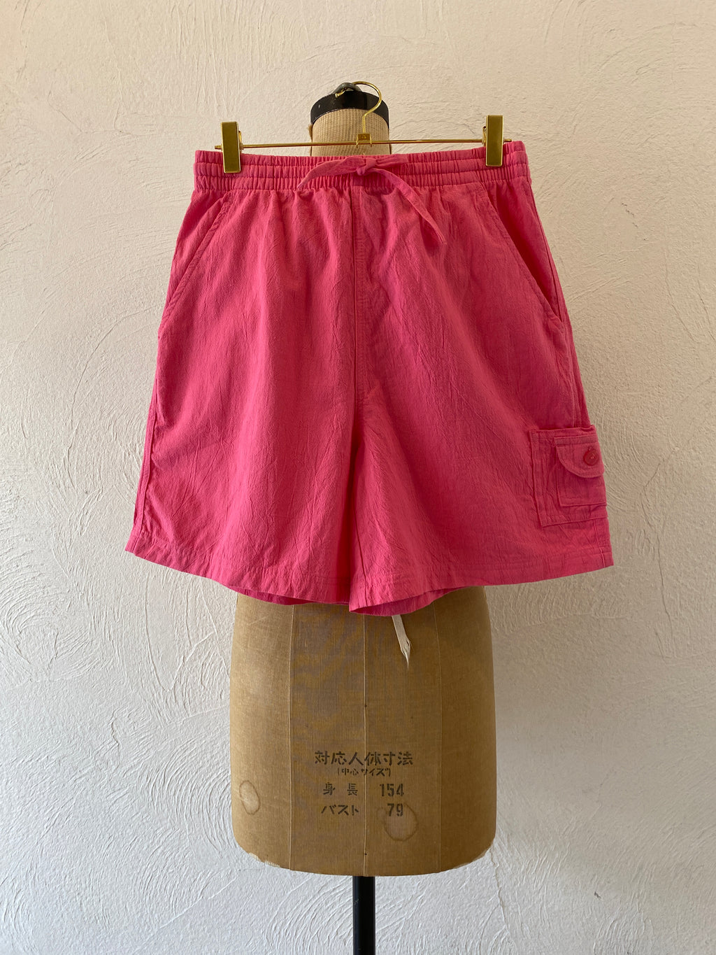 pink short pants