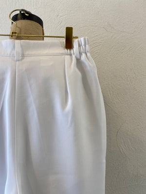 white tuck pants