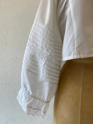 volume sleeve short blouse