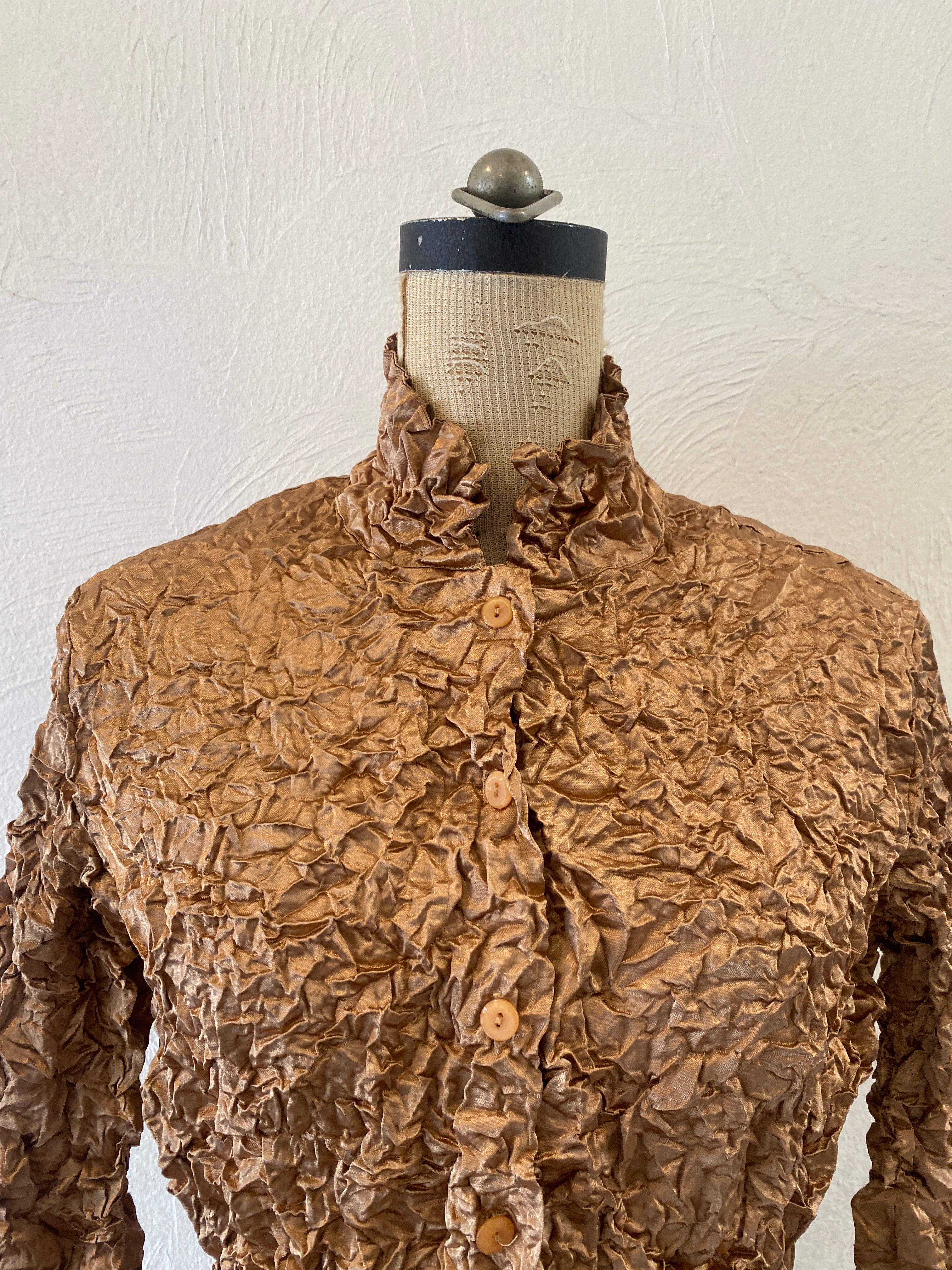 Wrinkle processing bronze blouse