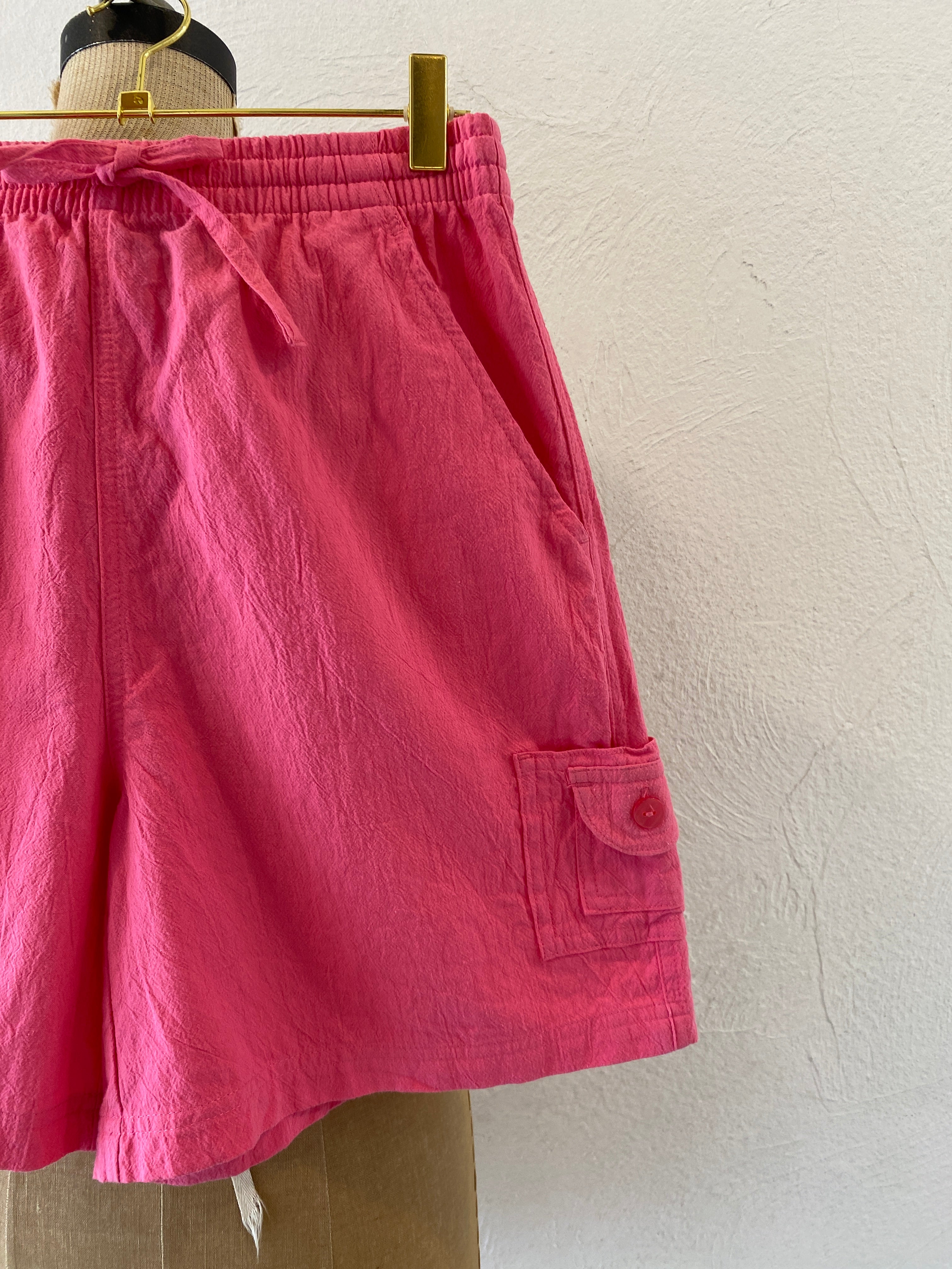 pink short pants