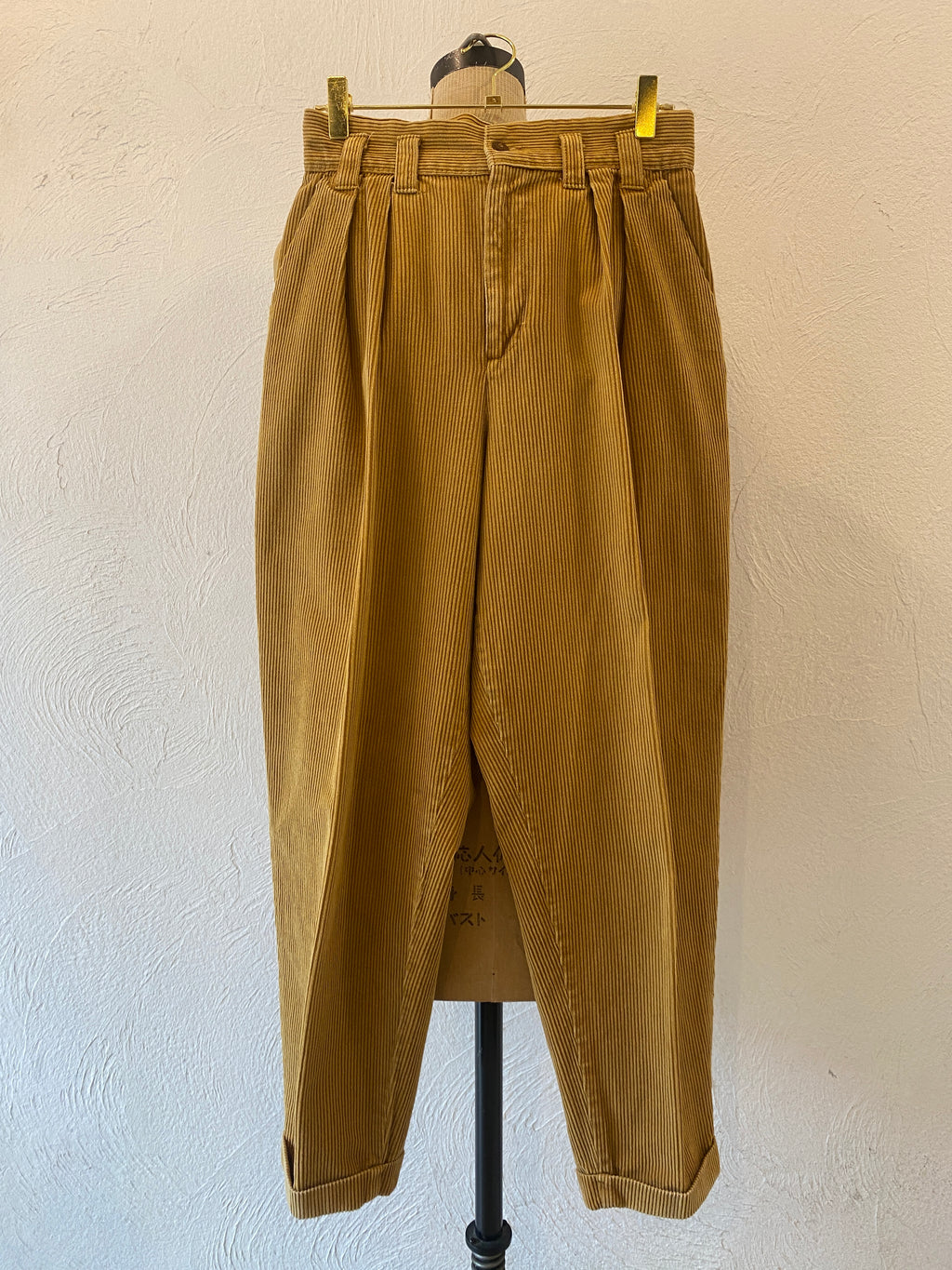 corduroy tuck pants