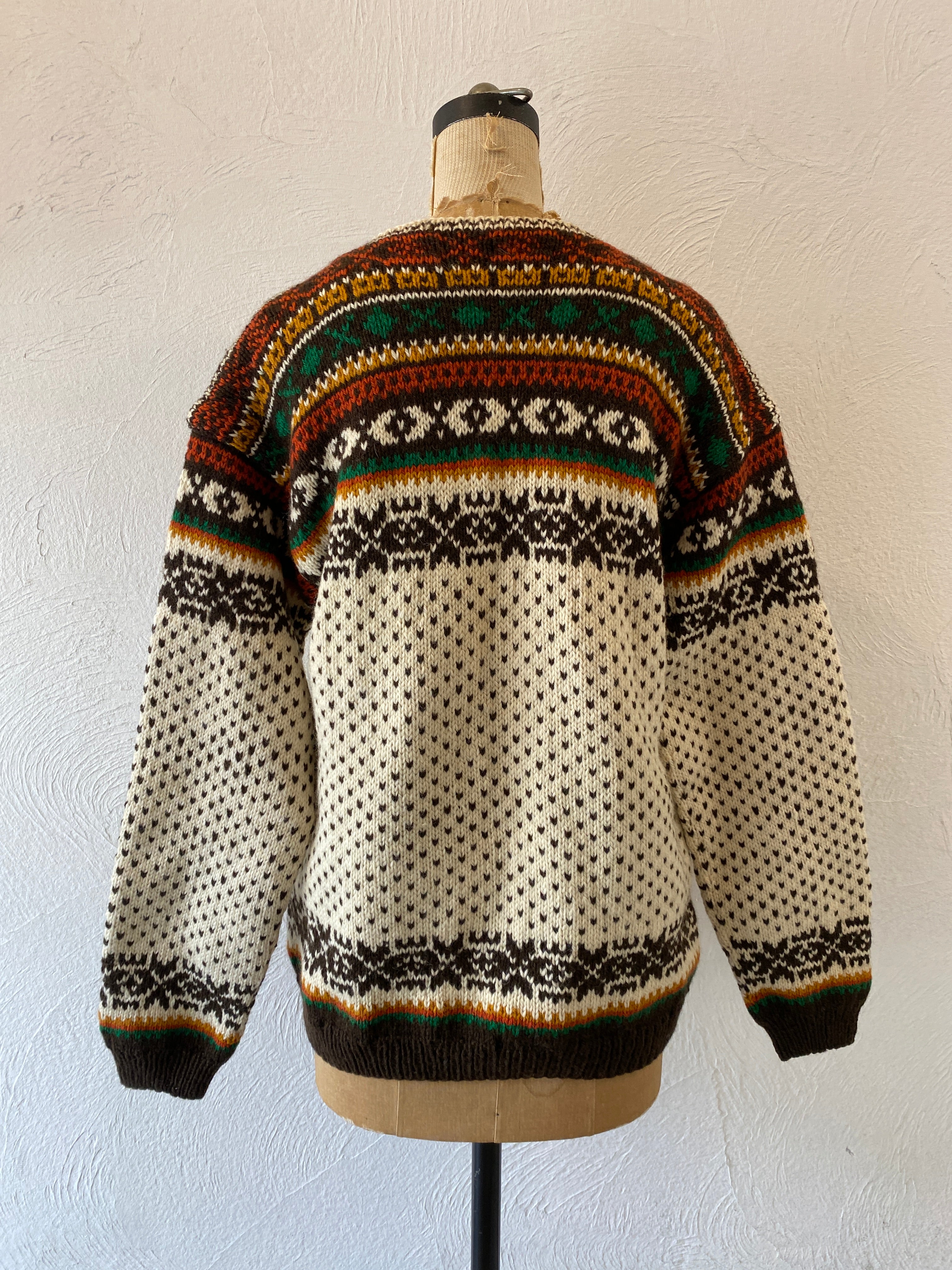 country pattern knit