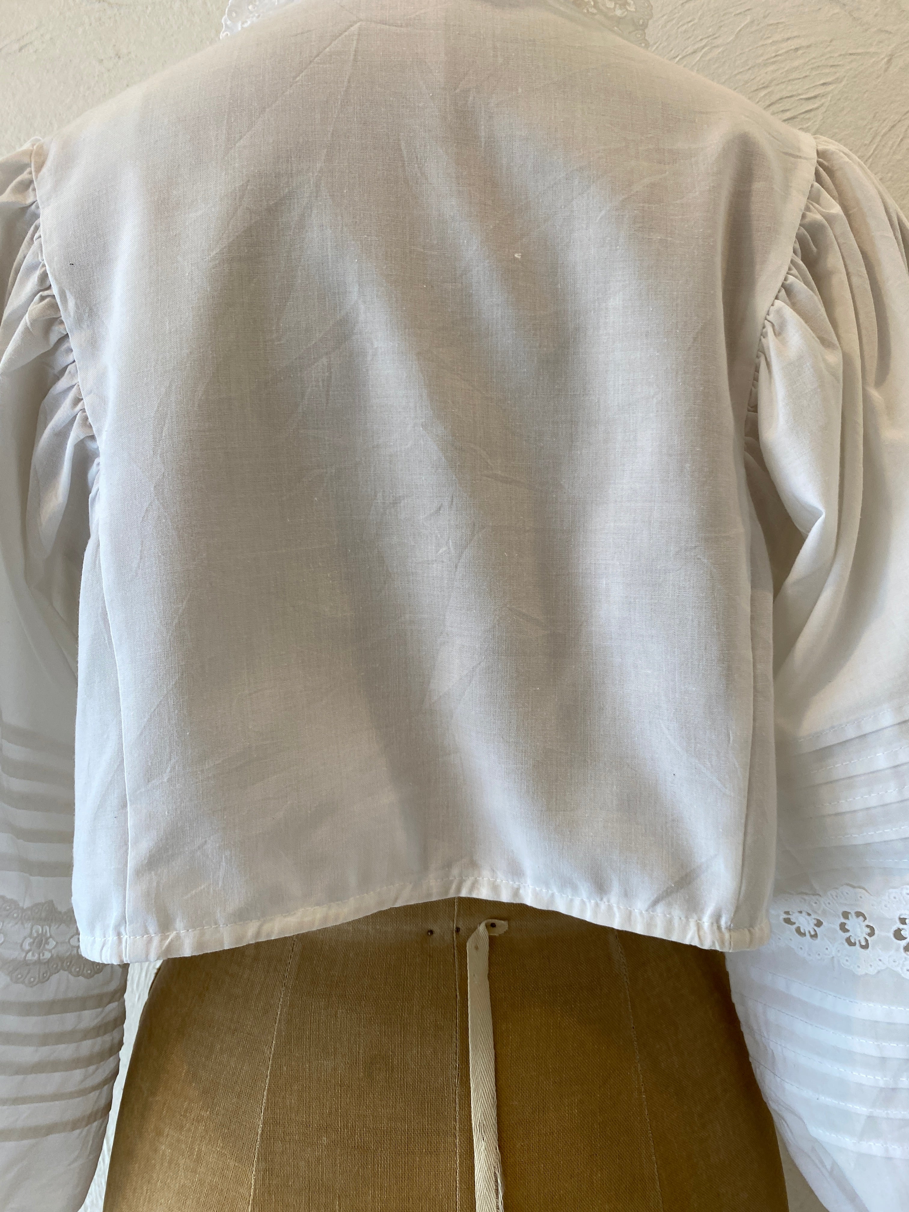volume sleeve short blouse