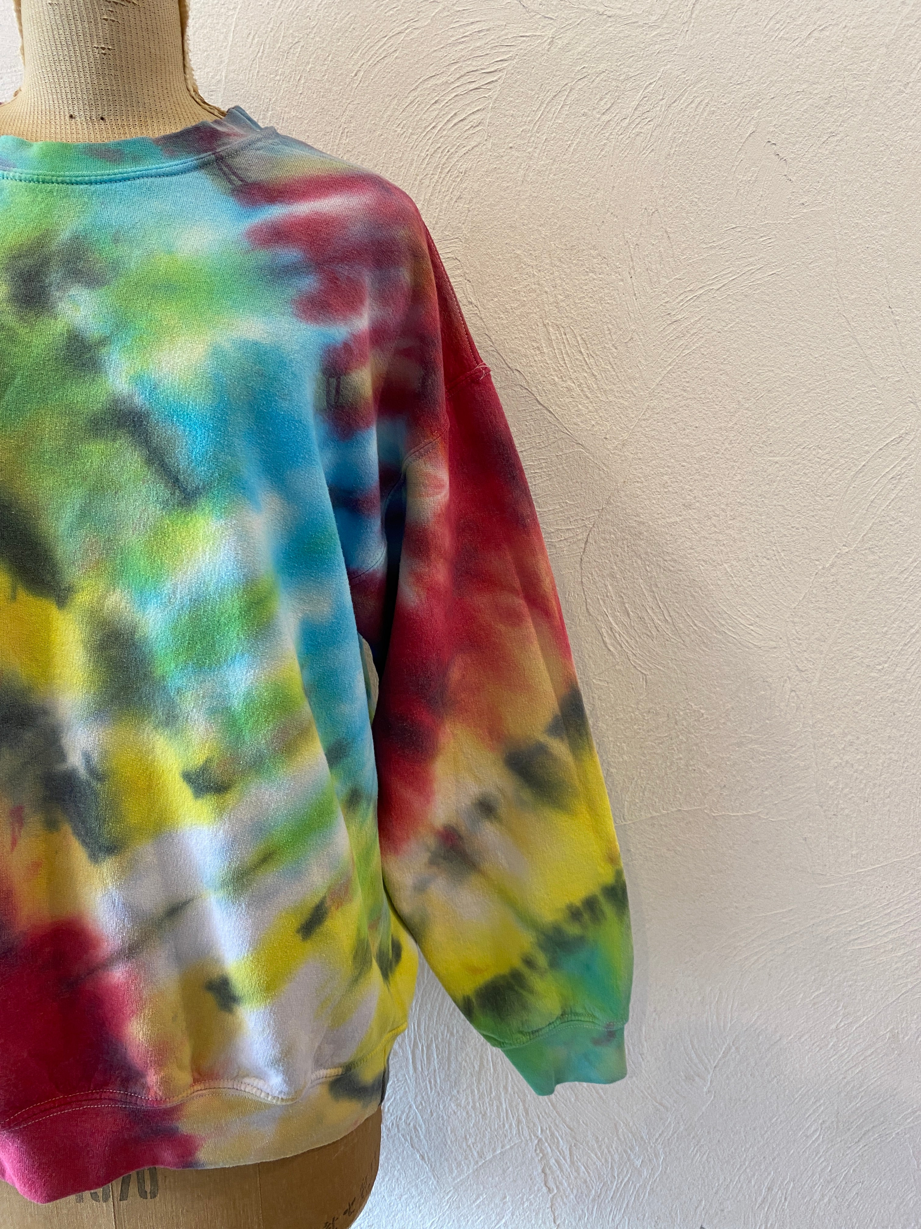 tie-dye sweat