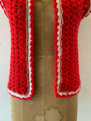gold line knit vest