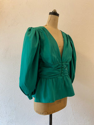 volume sleeve blouse