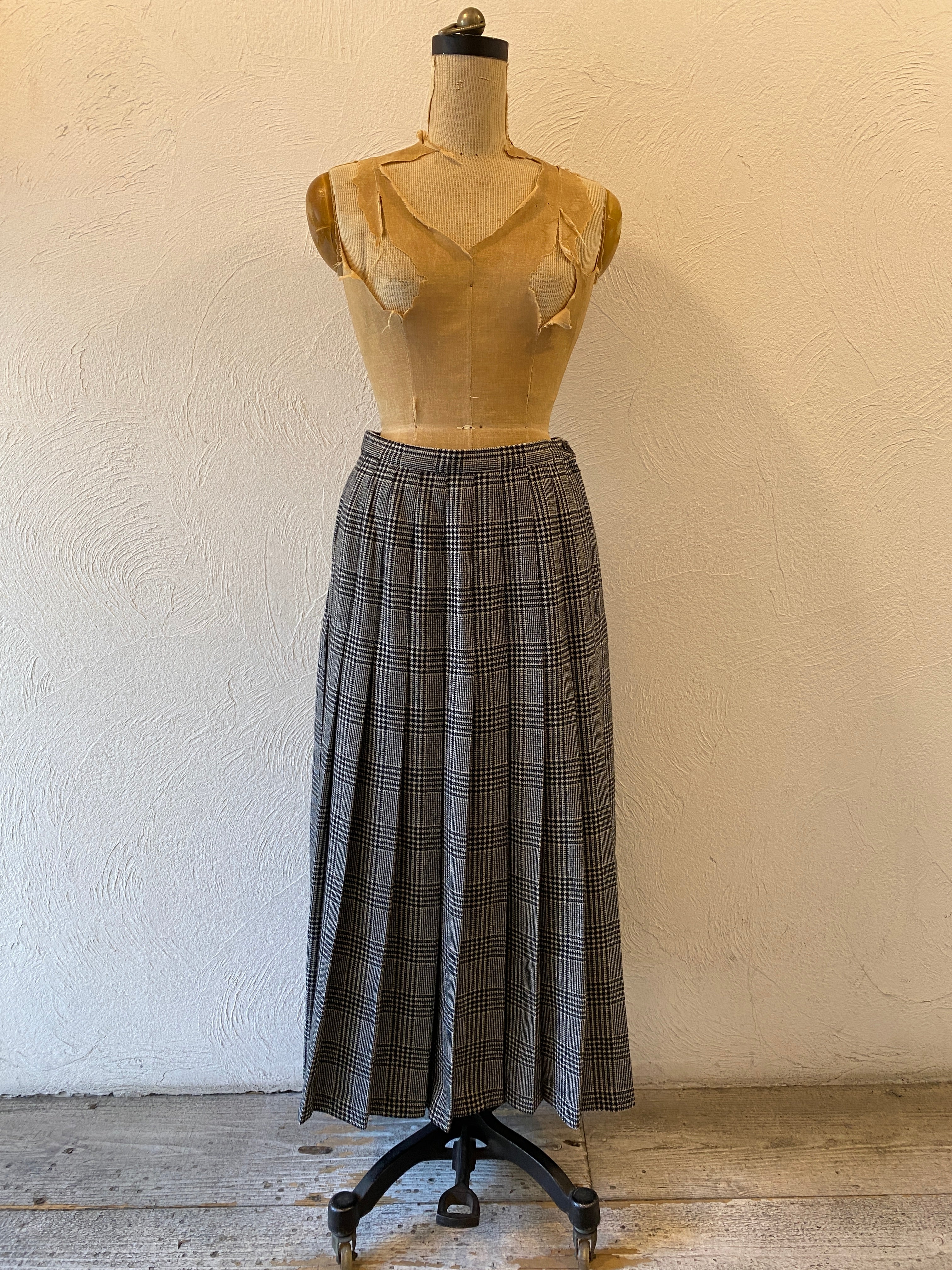 wool pleats skirt