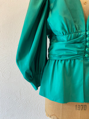 volume sleeve blouse