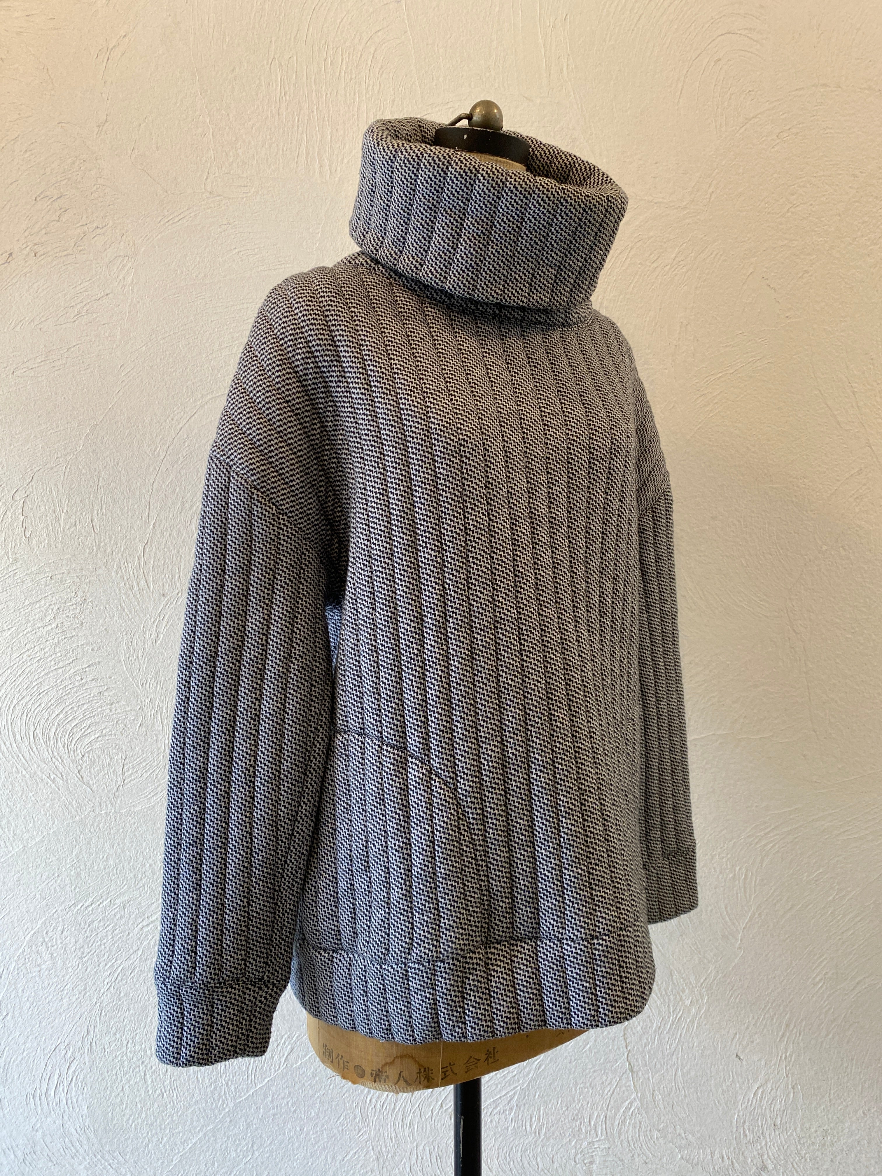 padding pullover