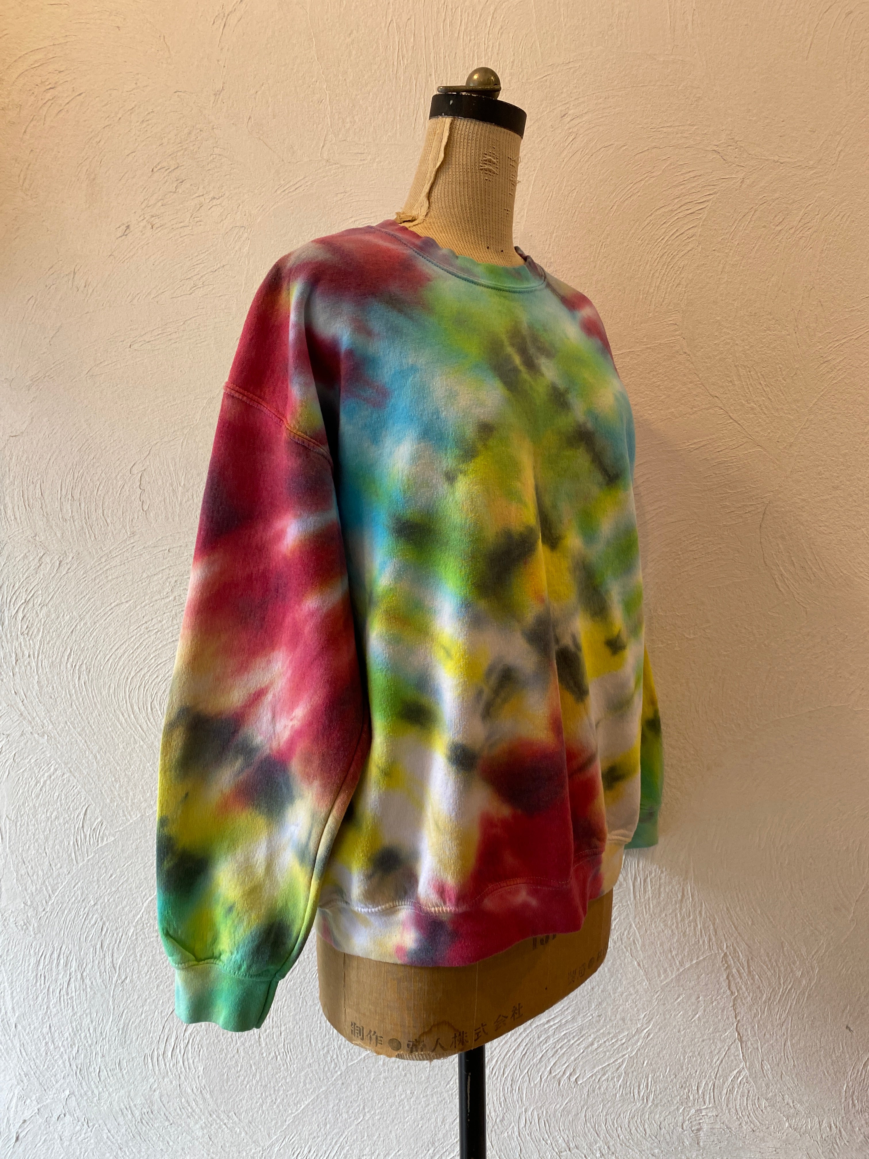 tie-dye sweat