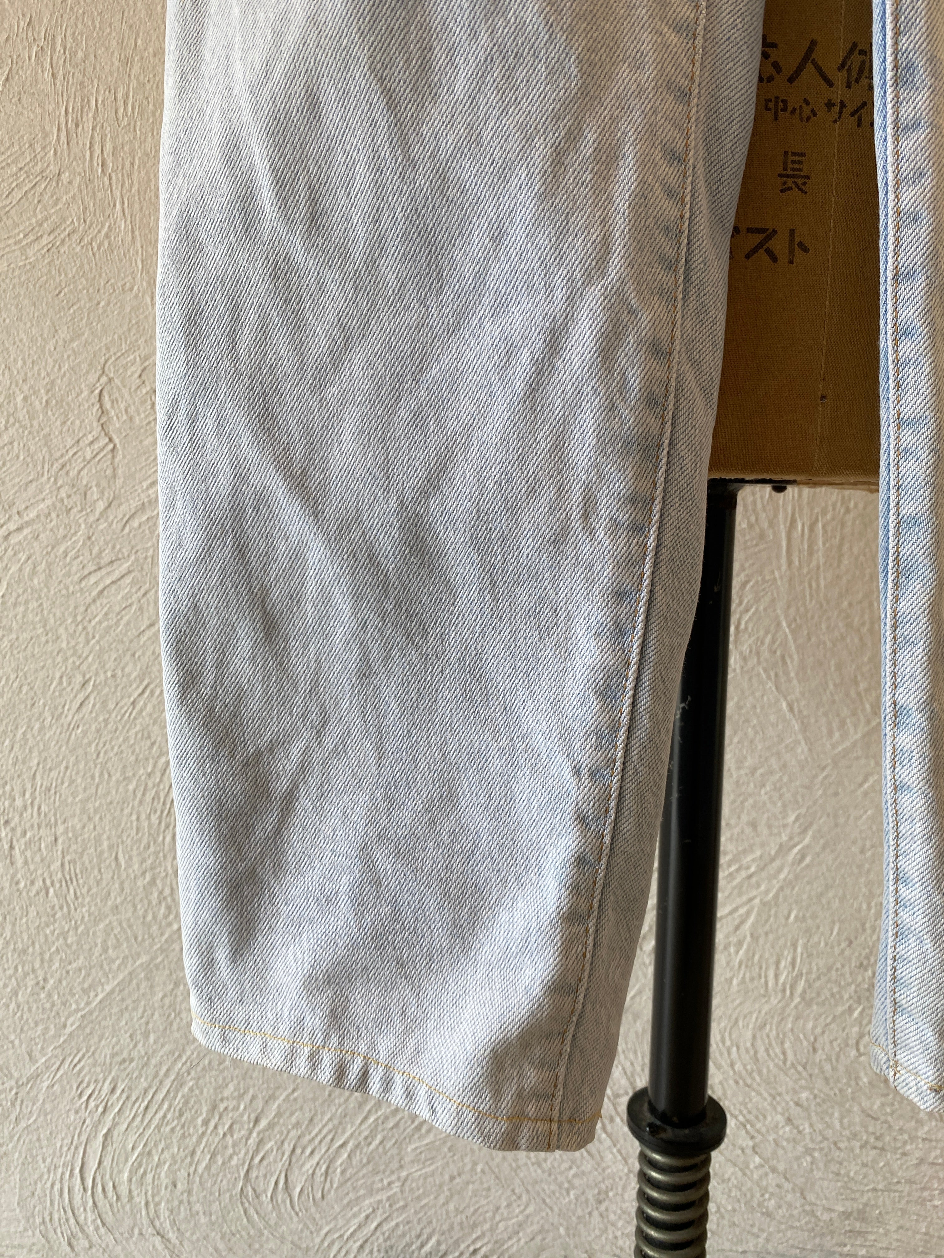 monotone point wash denim