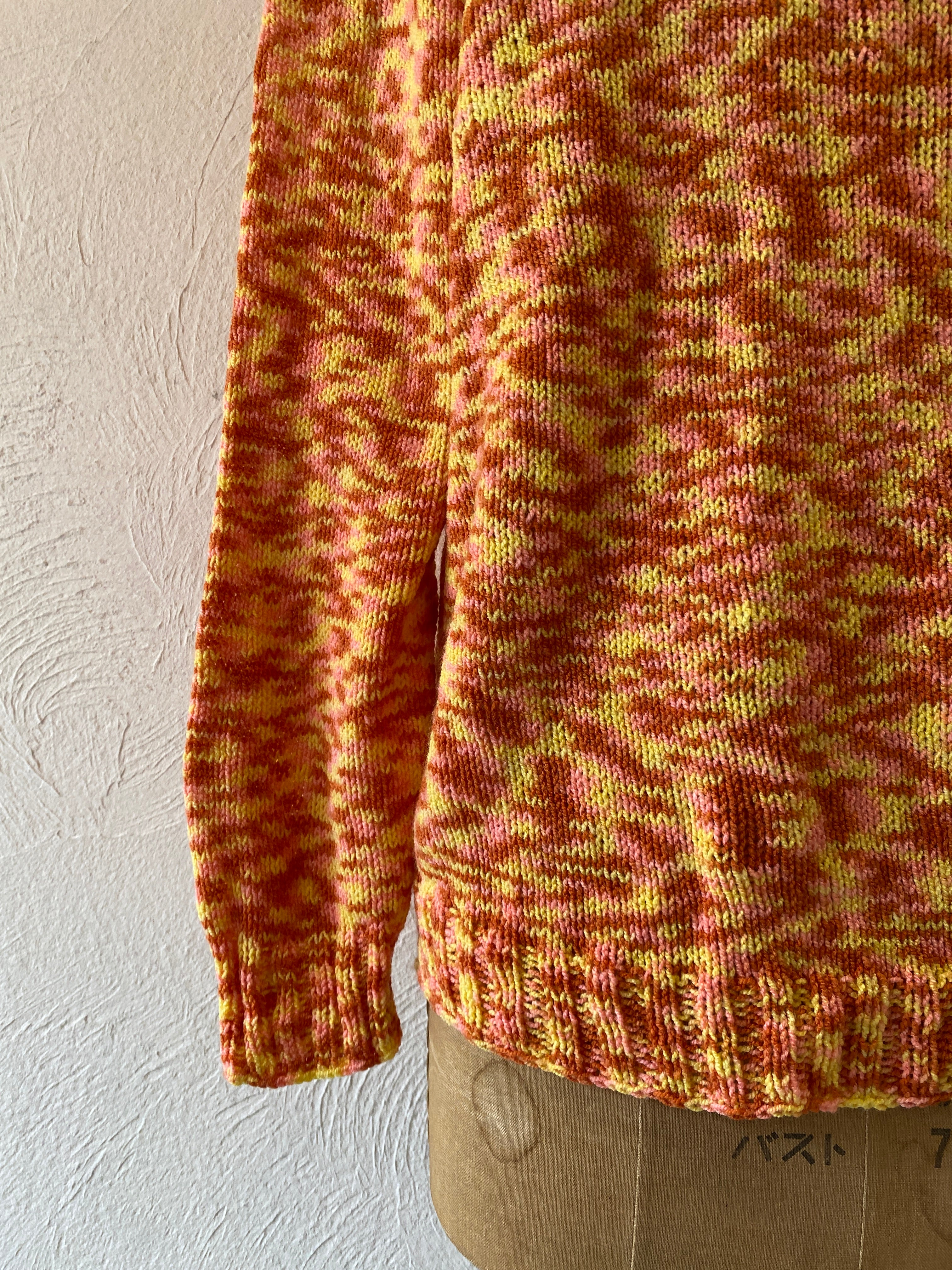 marble orange knit