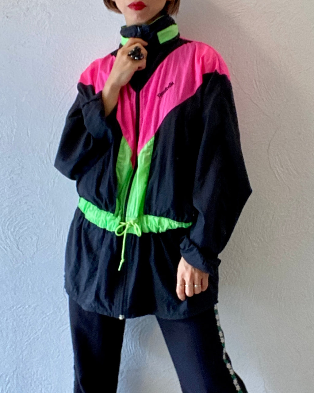 neon Reebok blouson