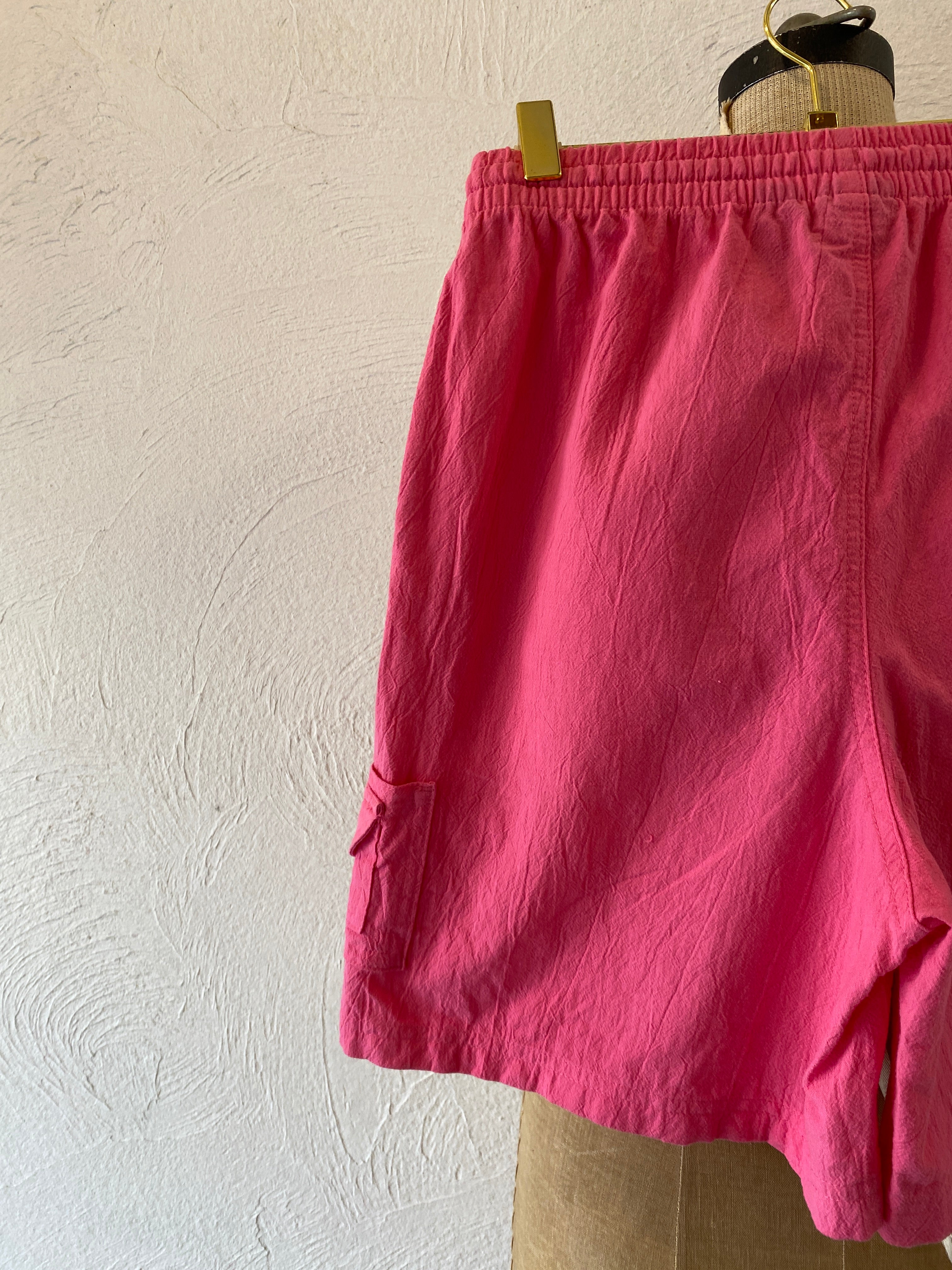 pink short pants