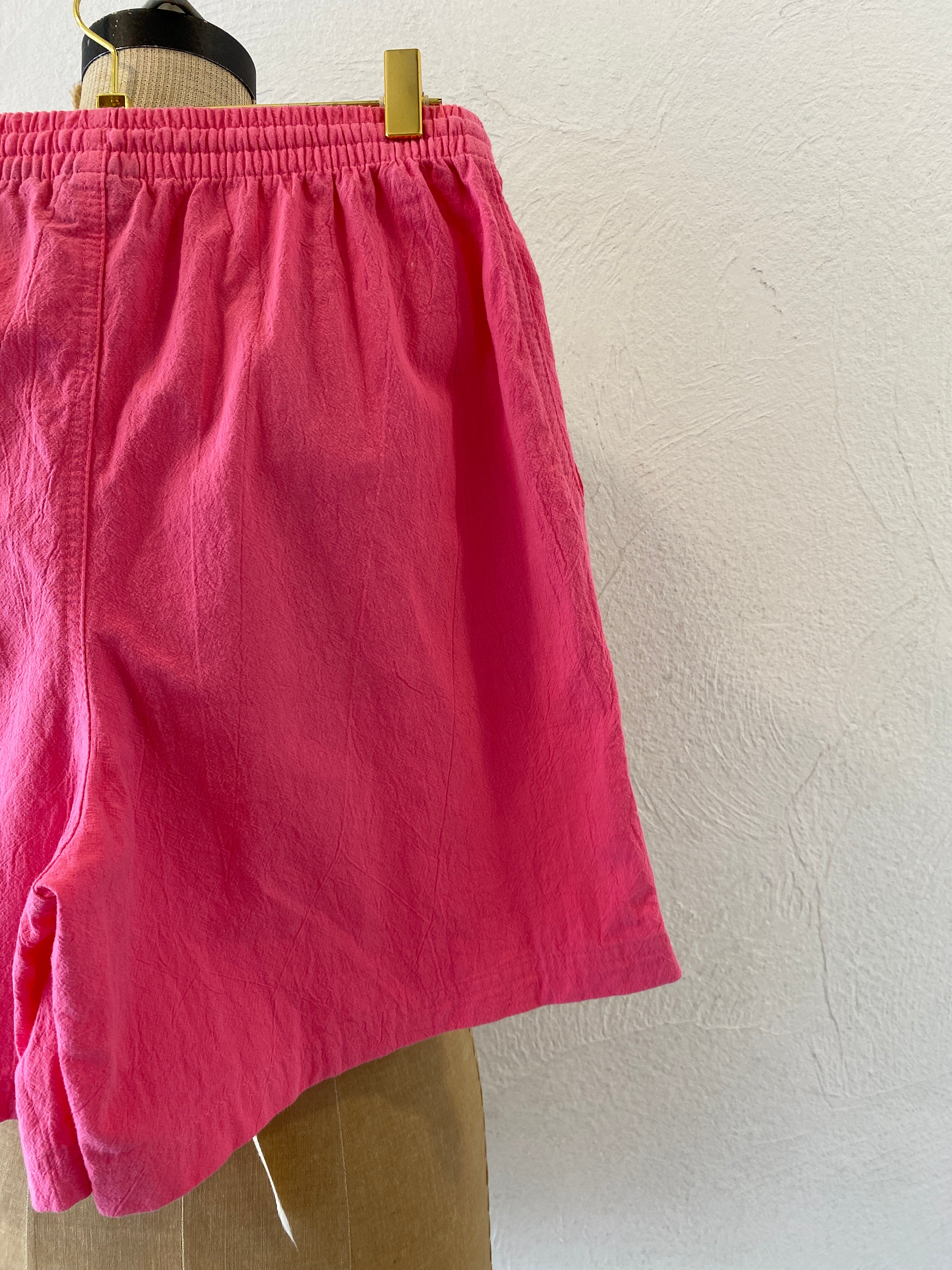 pink short pants