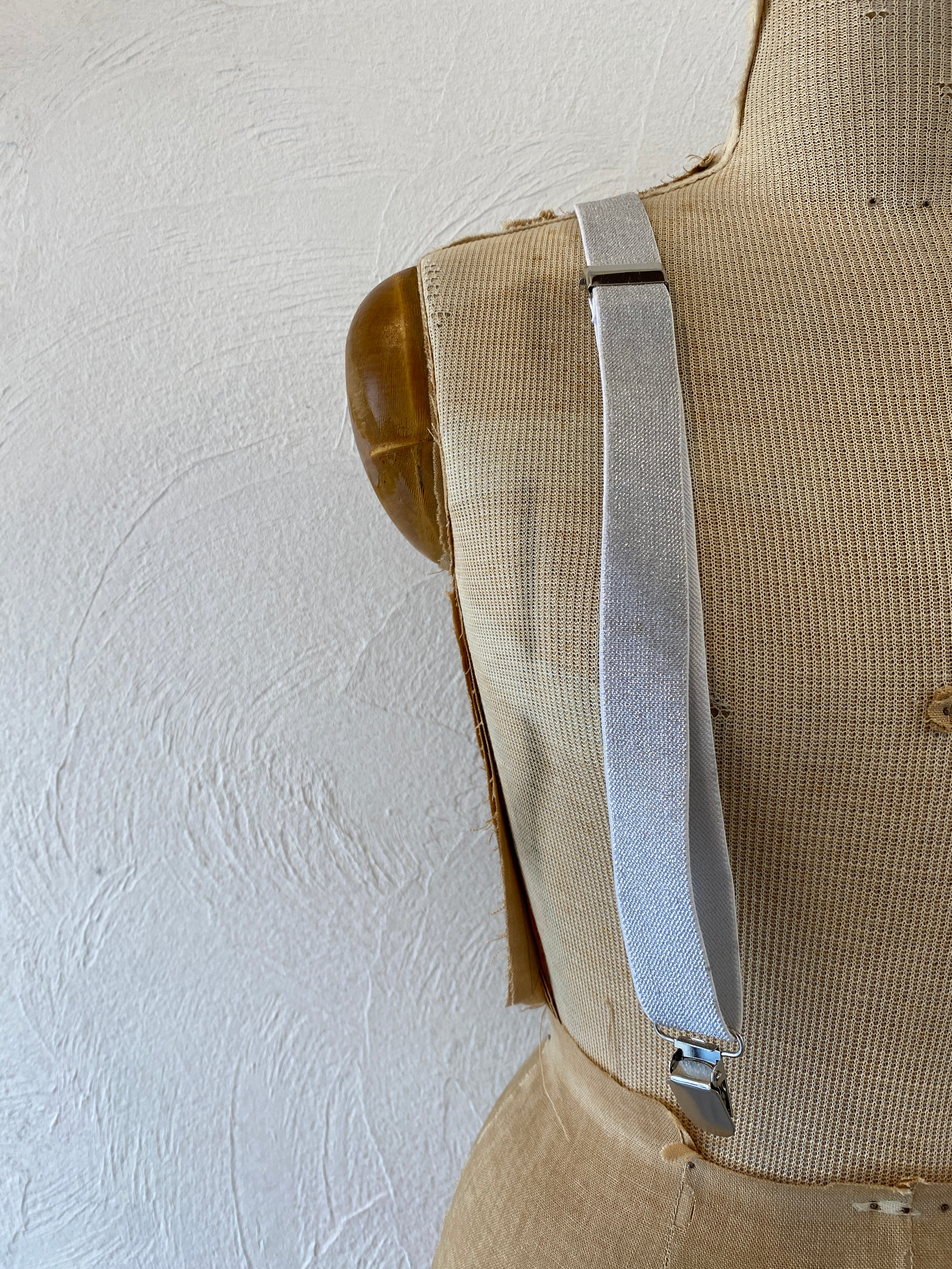silver suspender