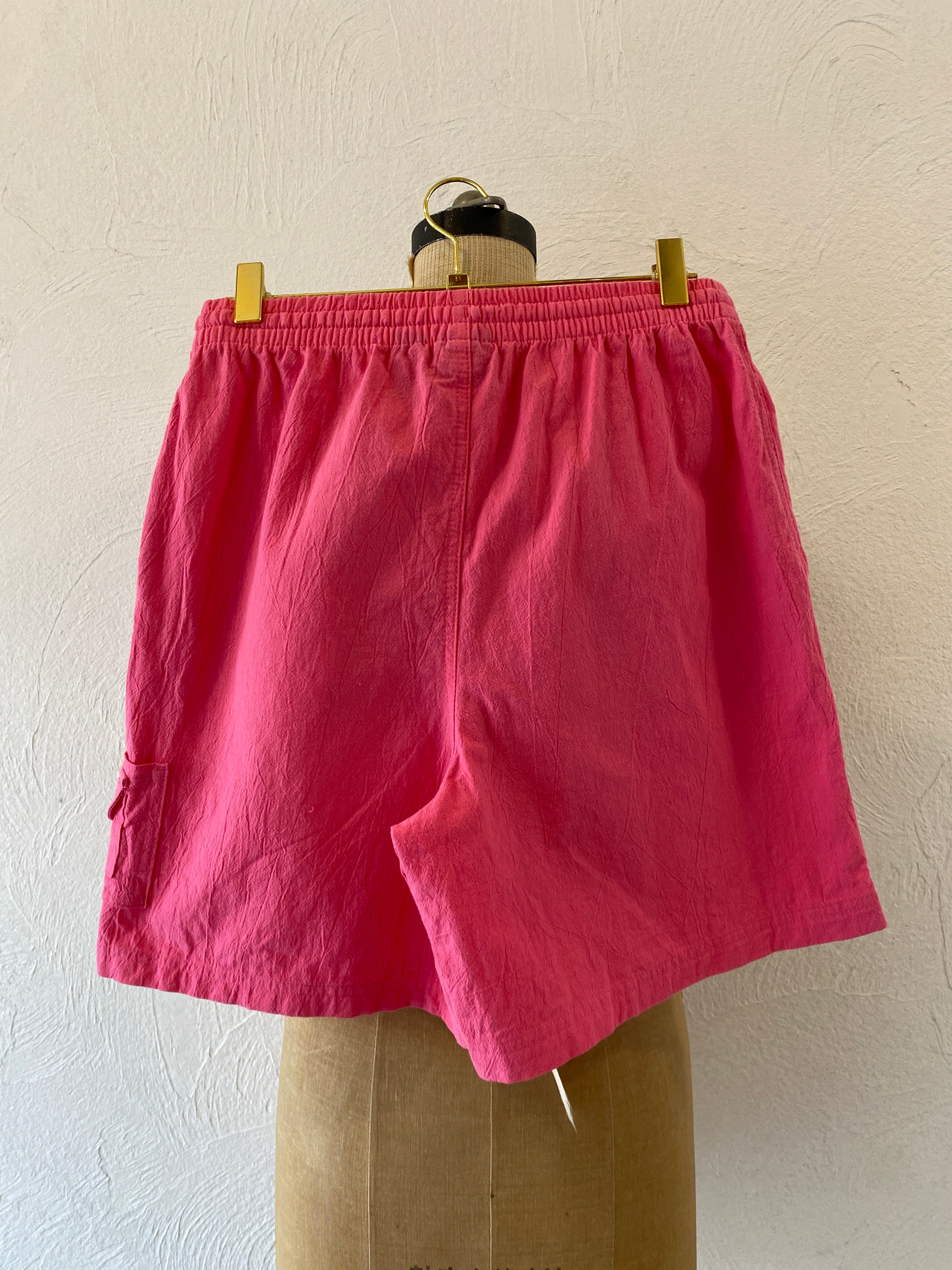 pink short pants