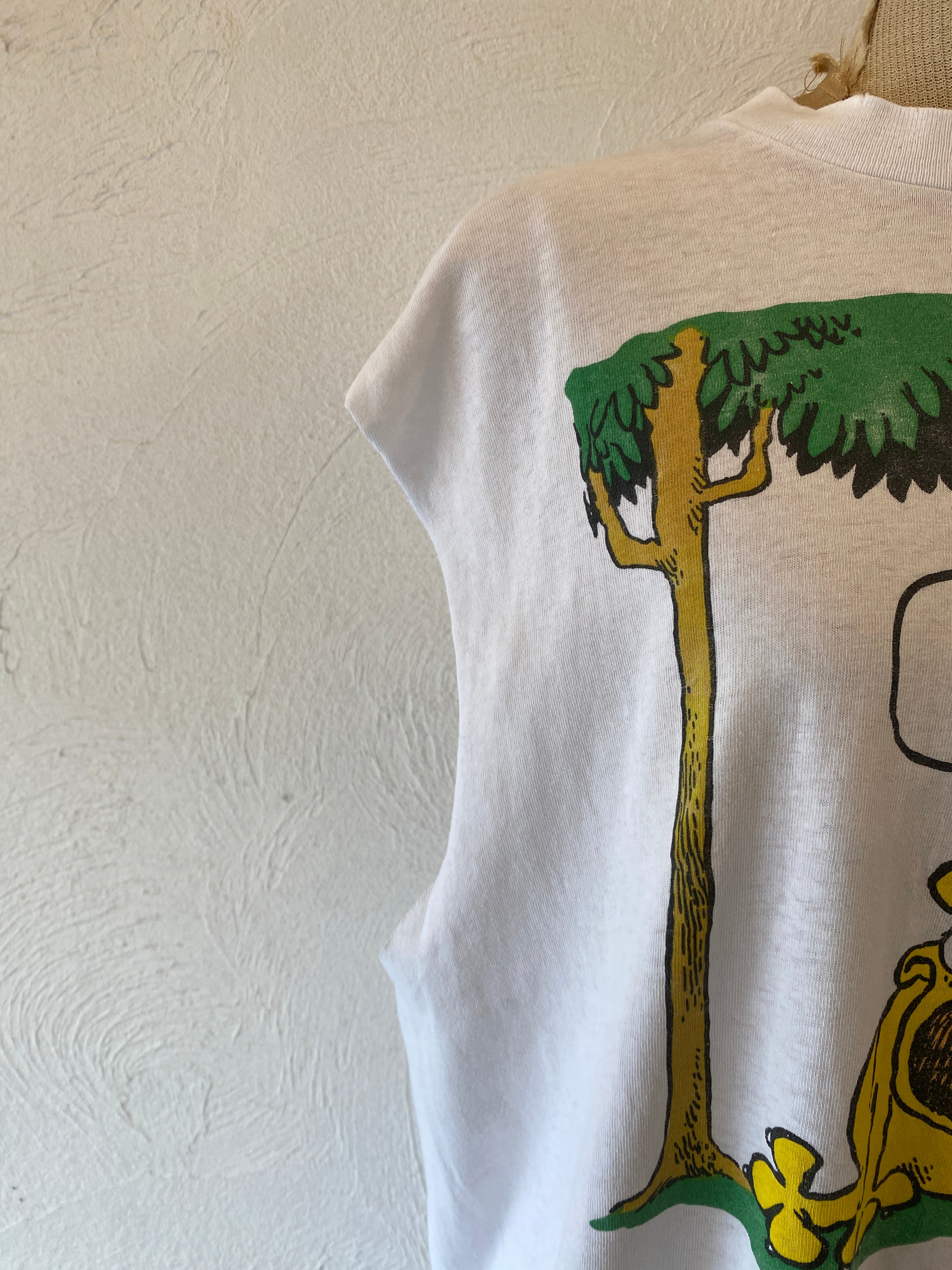 dog tank T