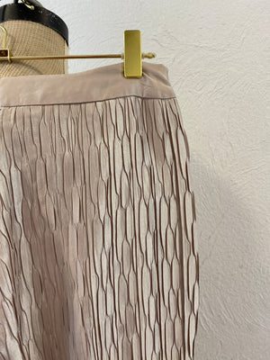 pleats shiny pants