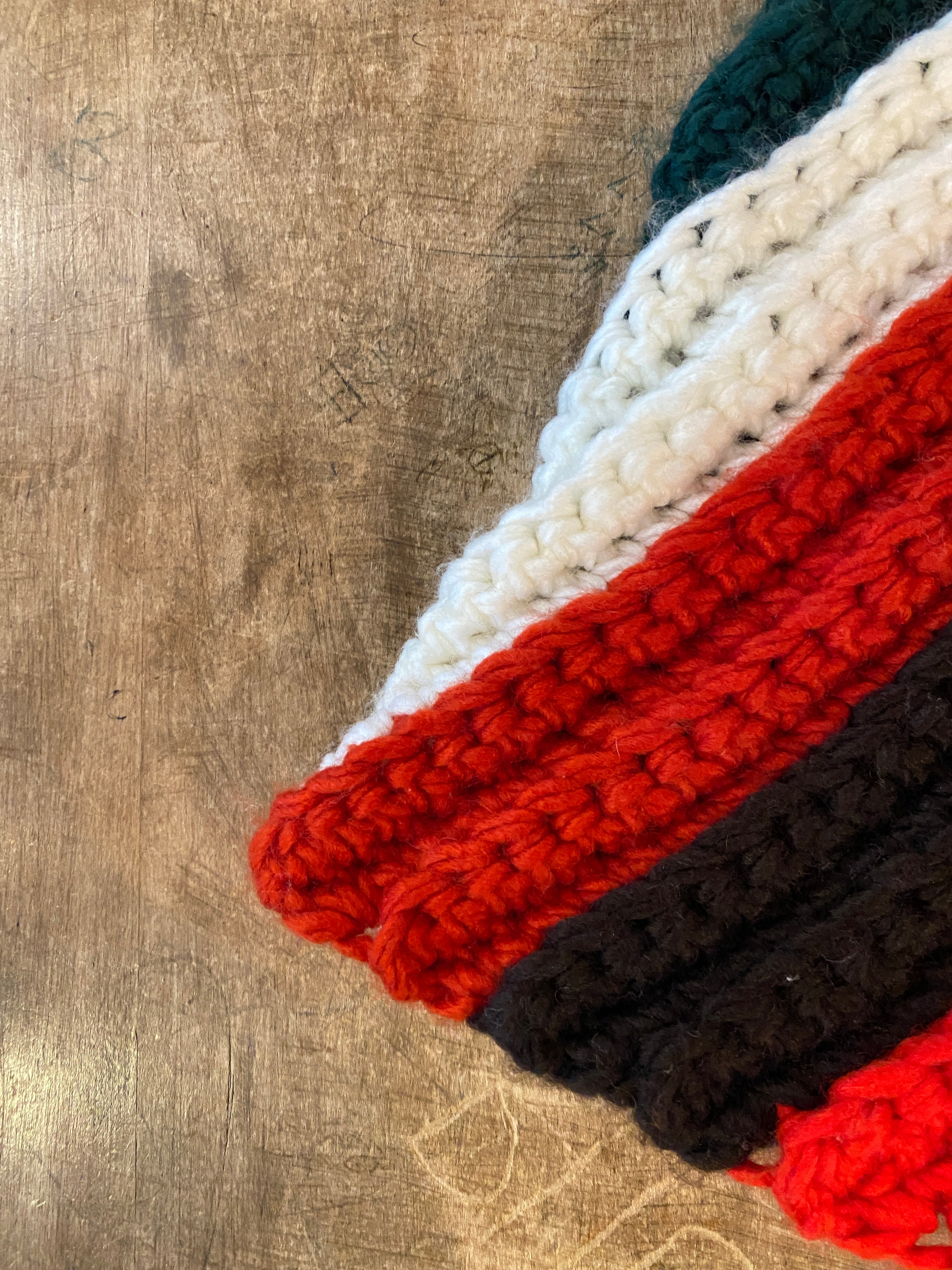 spiral stripe knit cap