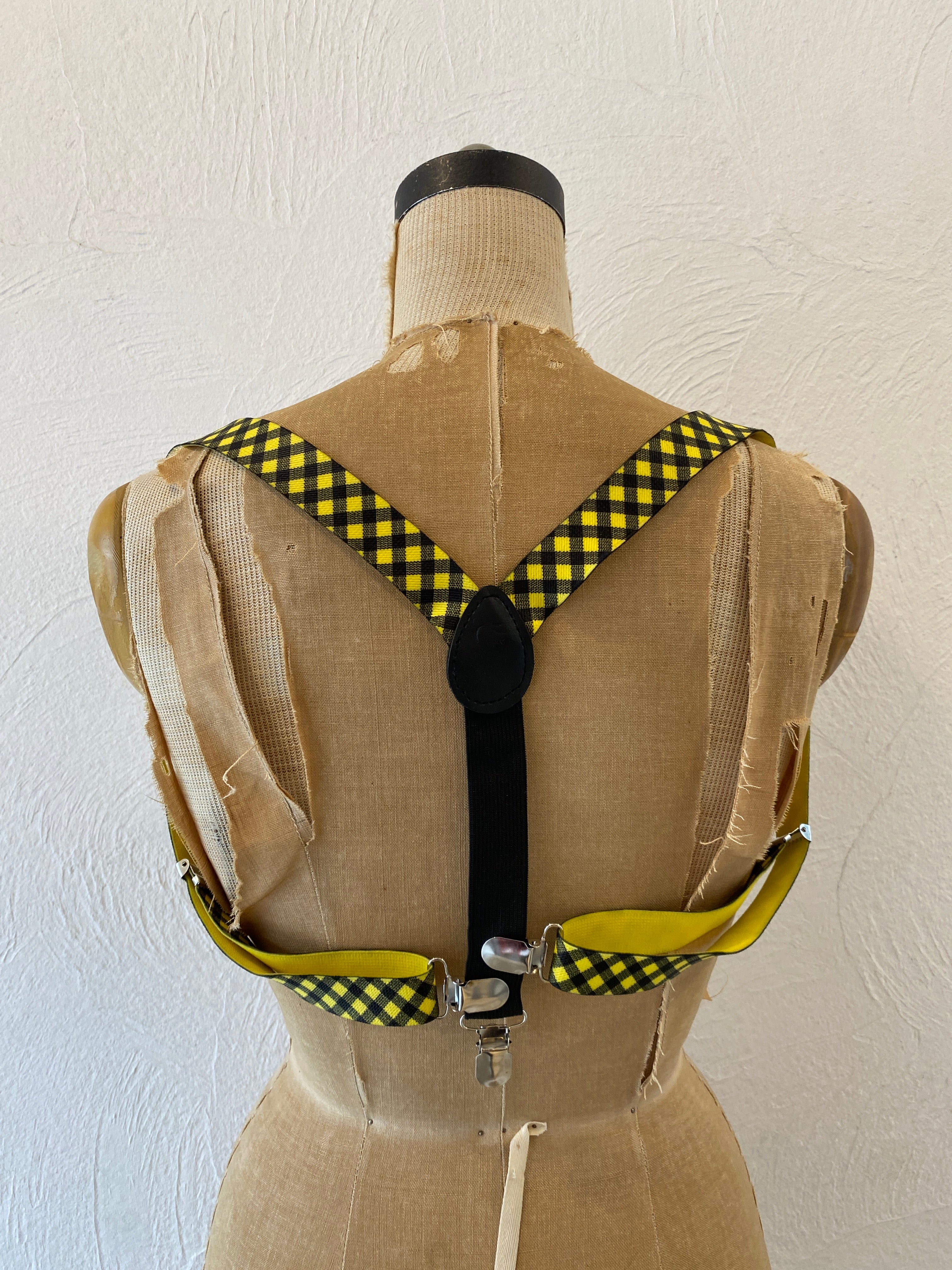 bias check suspender