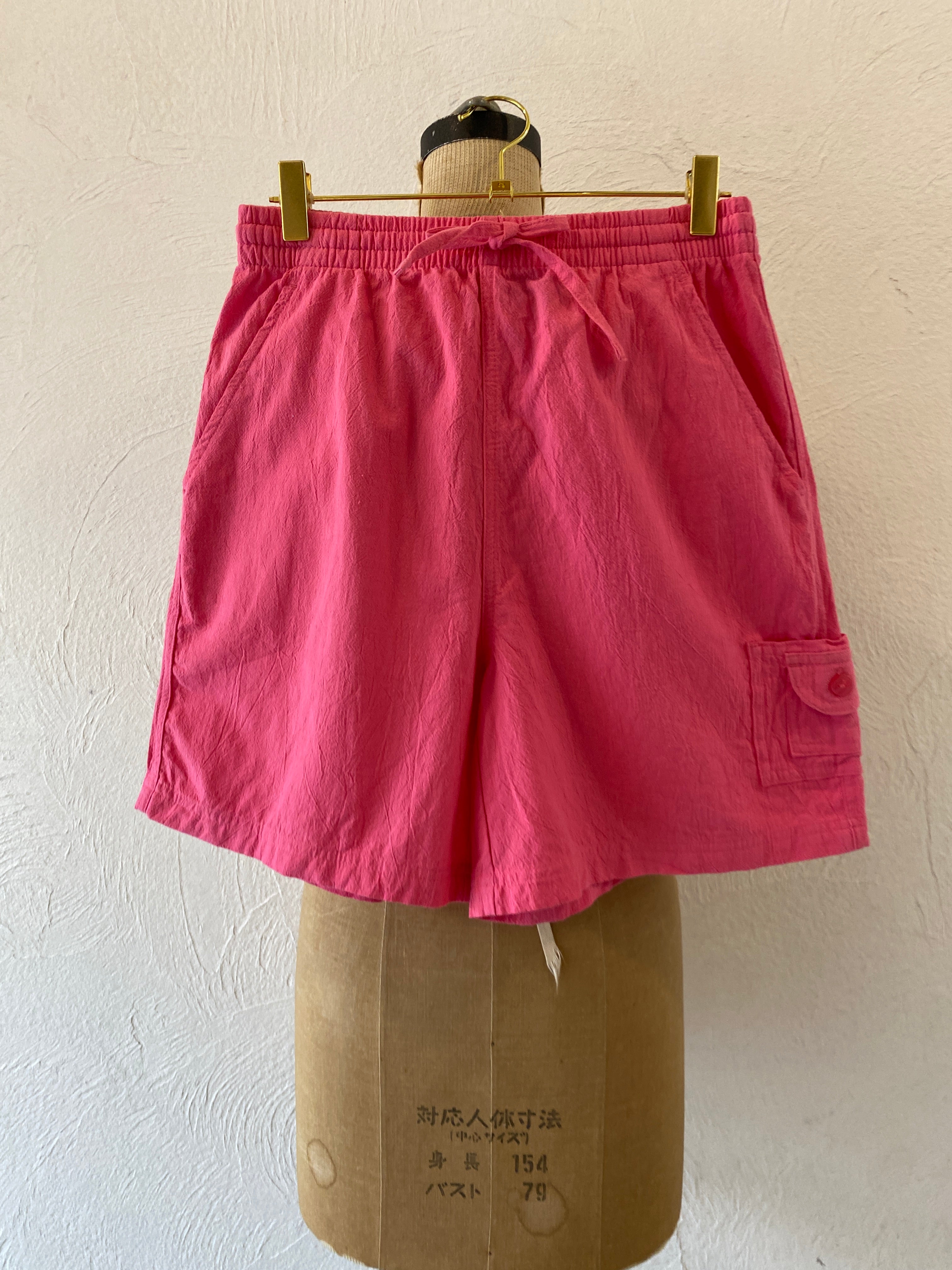 pink short pants