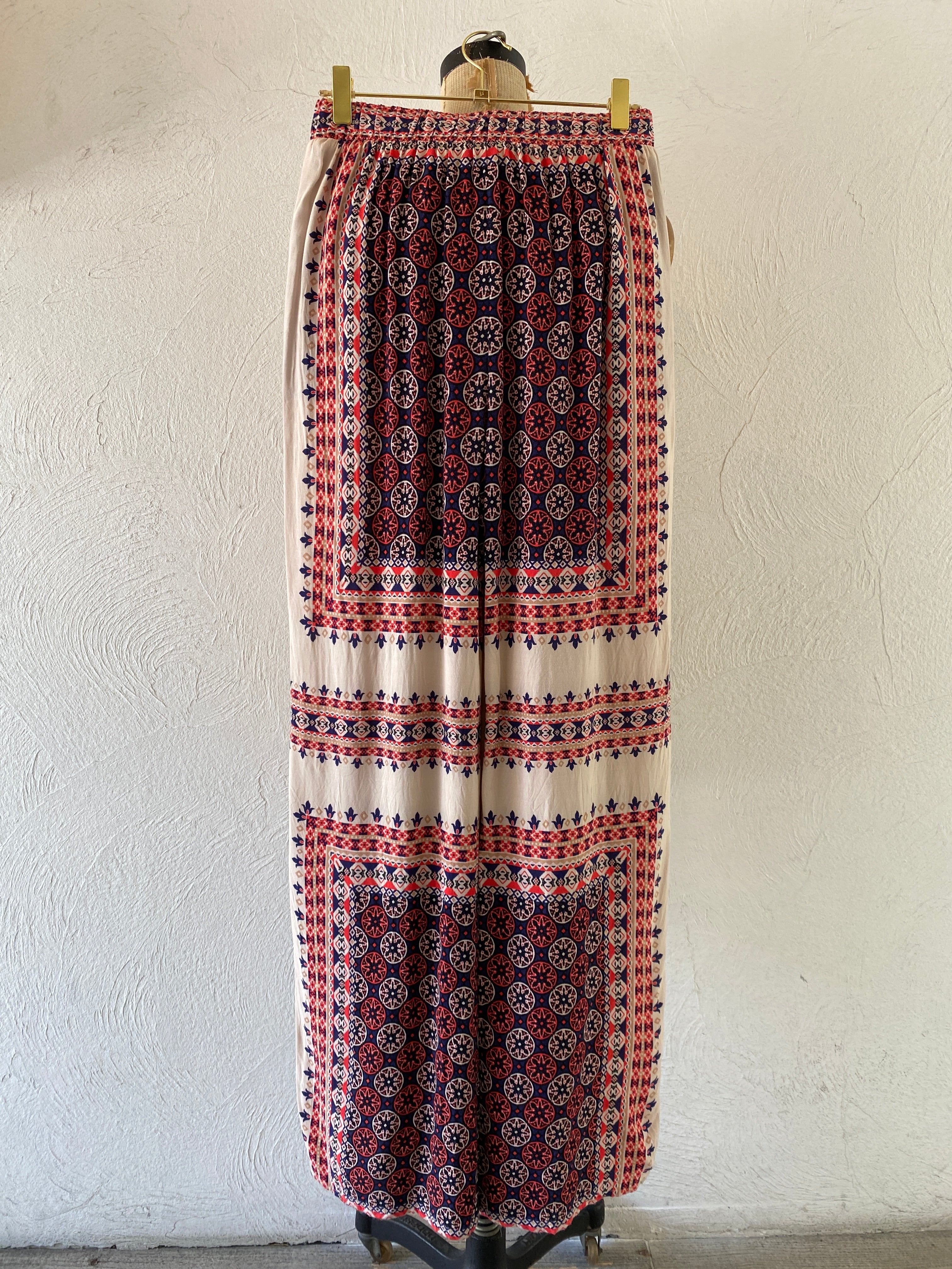symmetry pattern pants