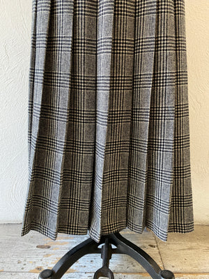 wool pleats skirt
