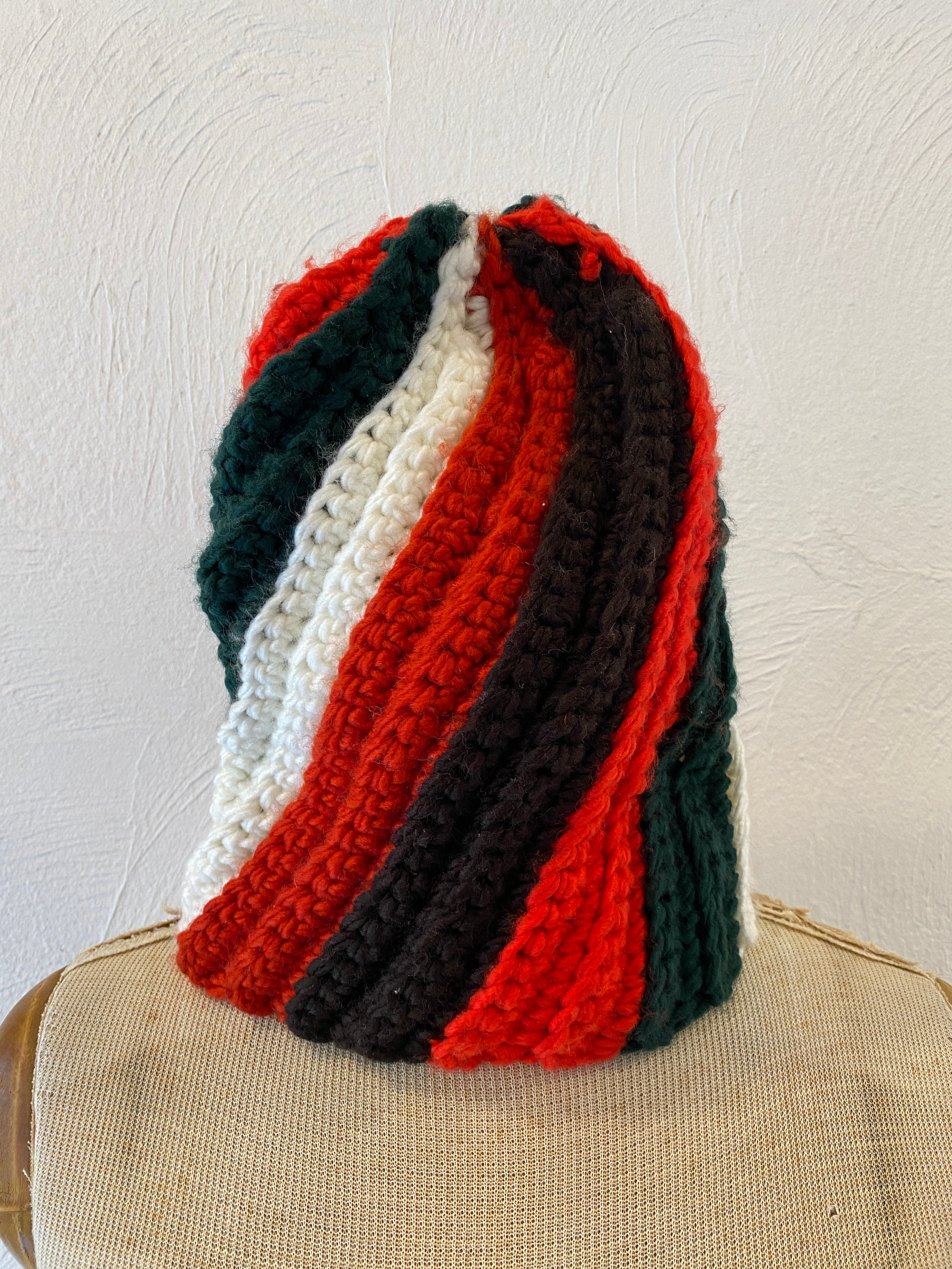 spiral stripe knit cap