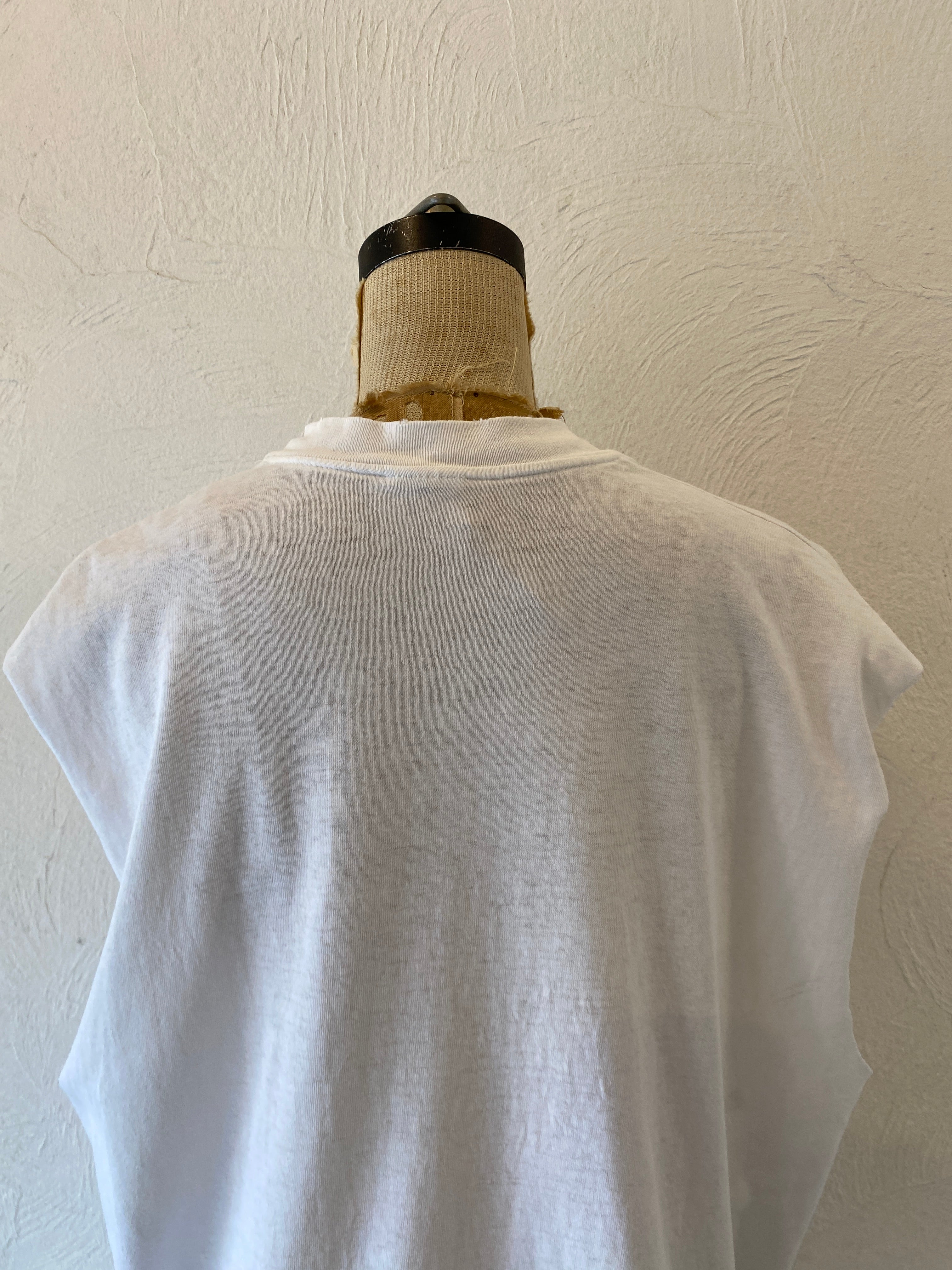 dog tank T
