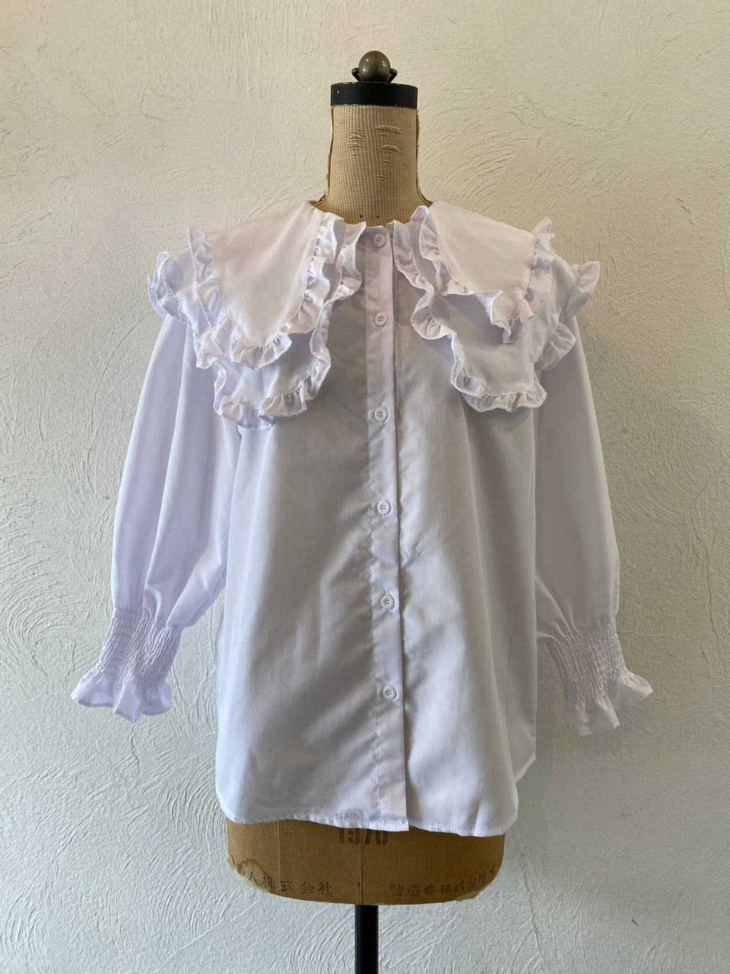 frill collar blouse