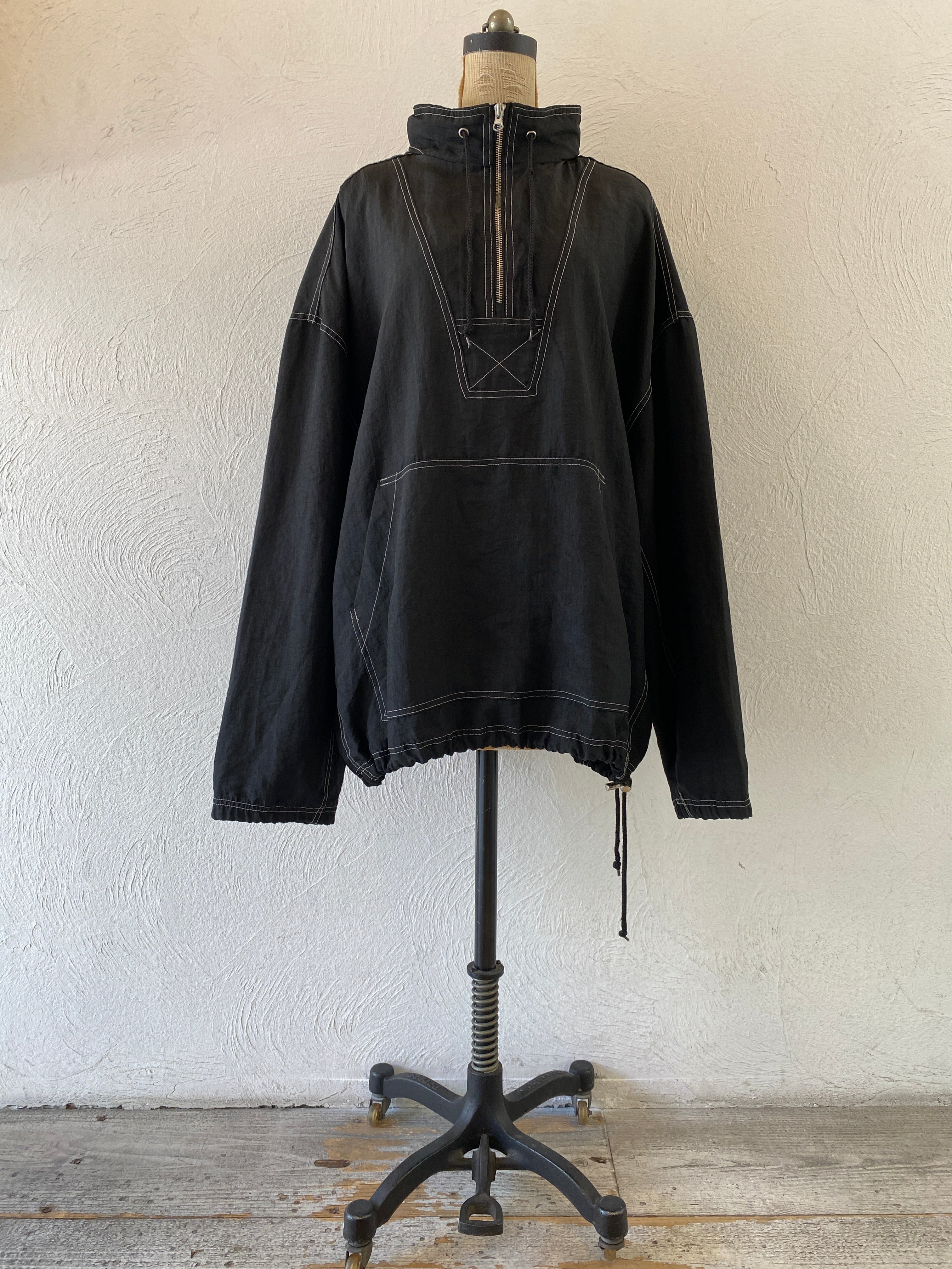 oversize nylon pullover