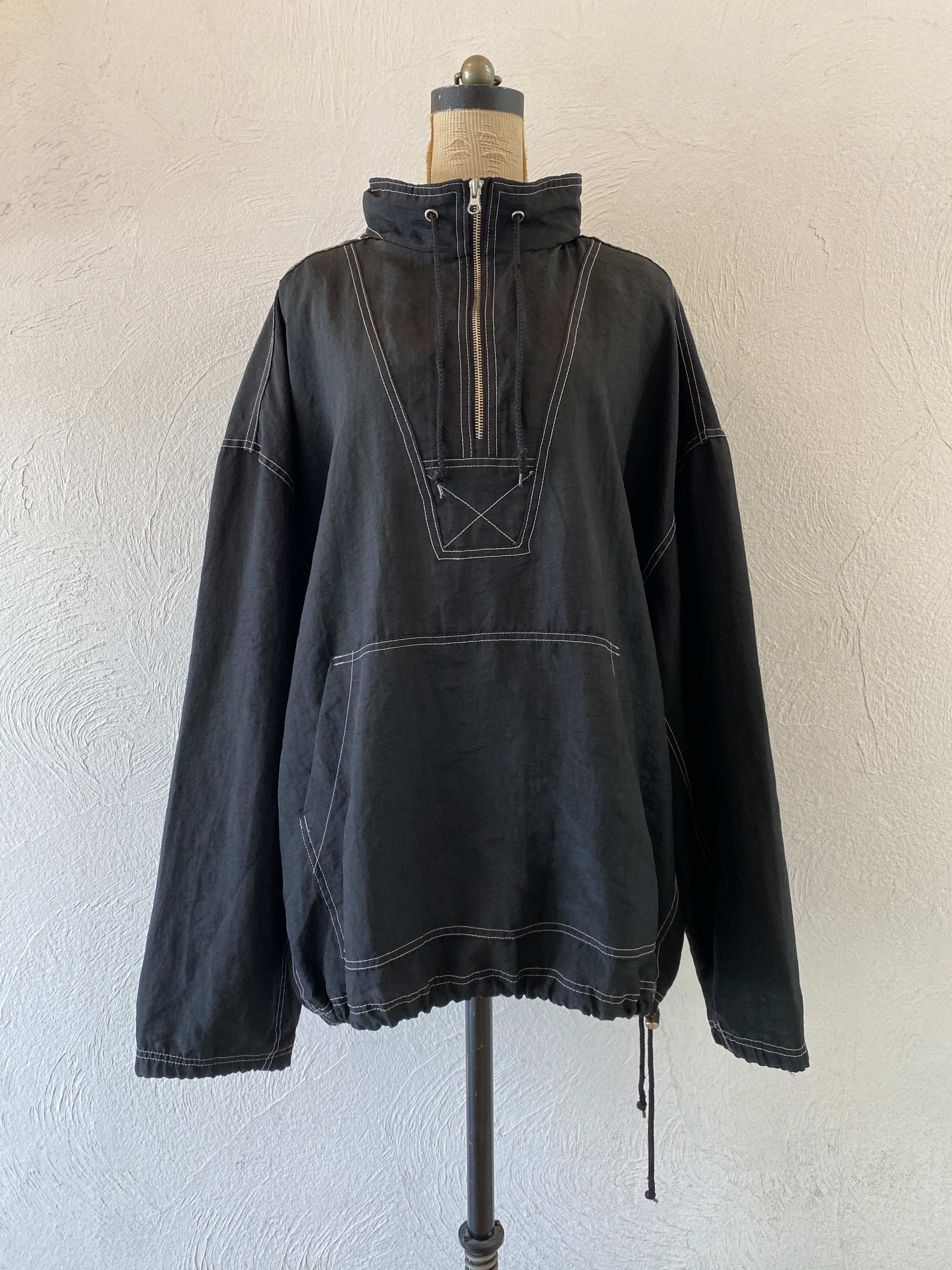 oversize nylon pullover