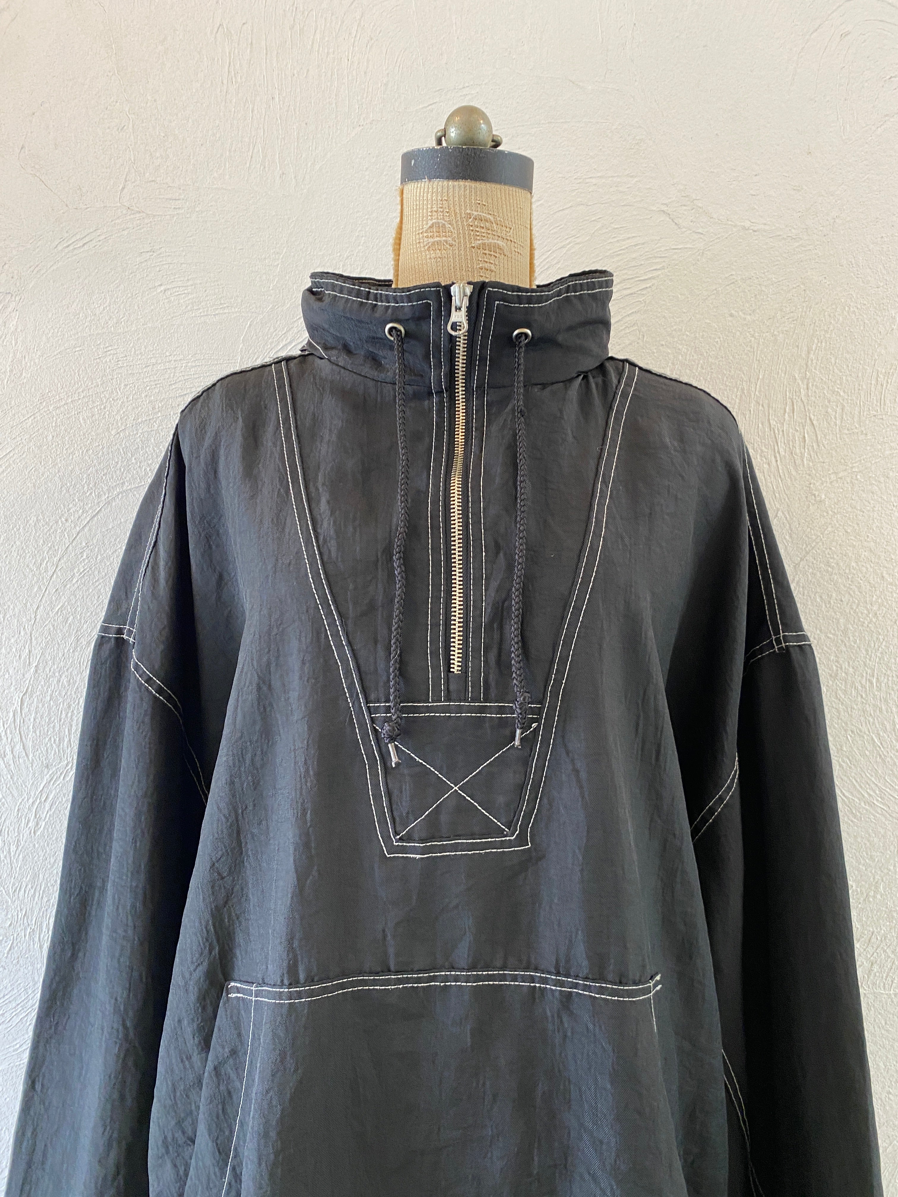 oversize nylon pullover