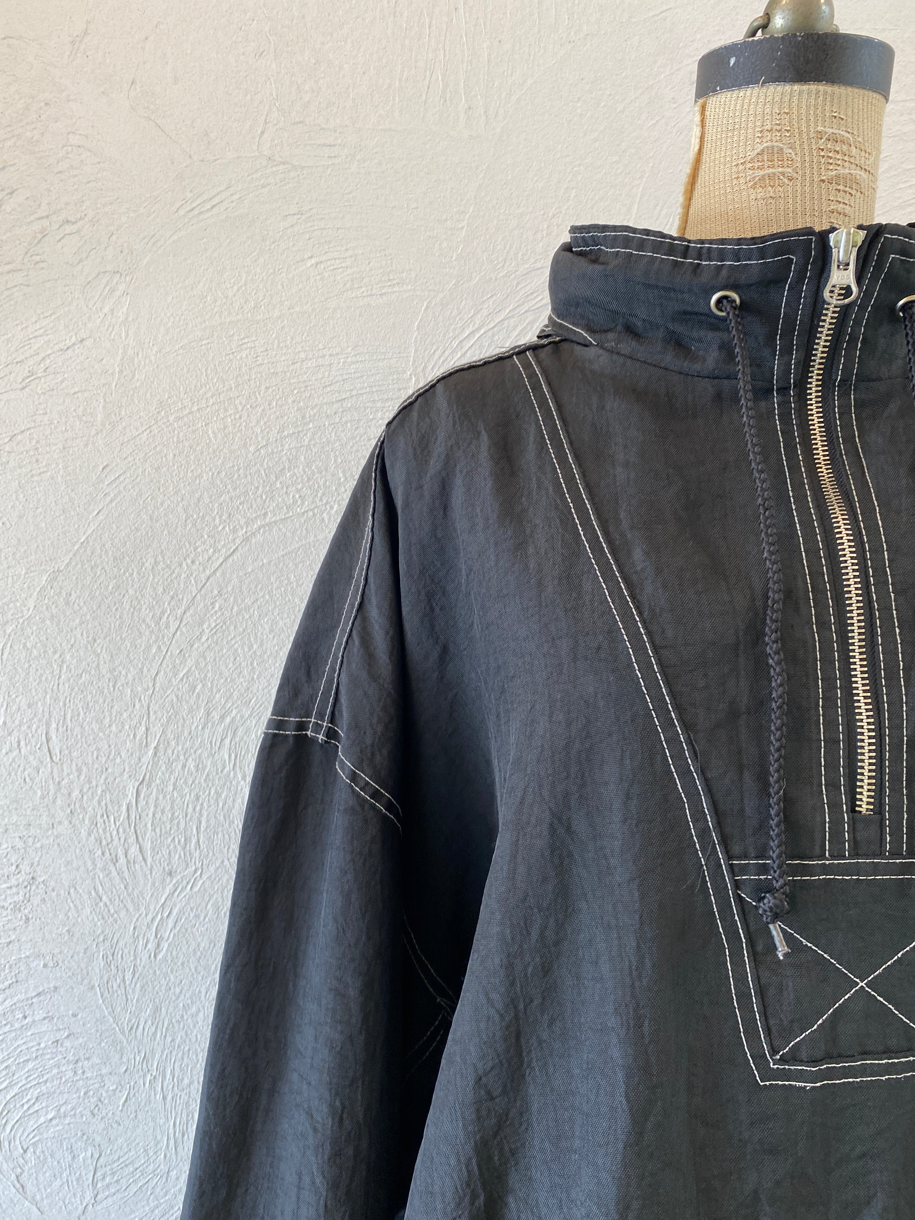 oversize nylon pullover