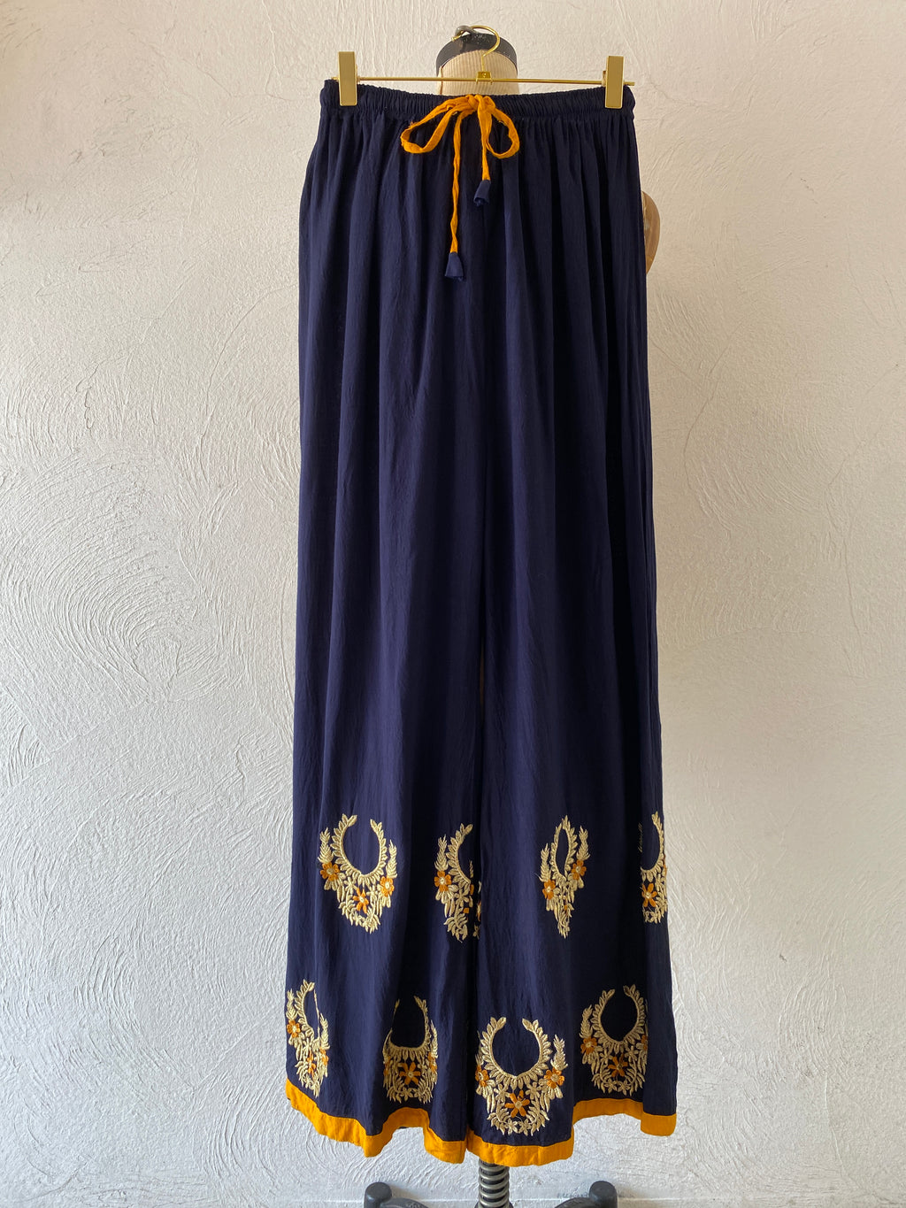 necklace embroidery pants