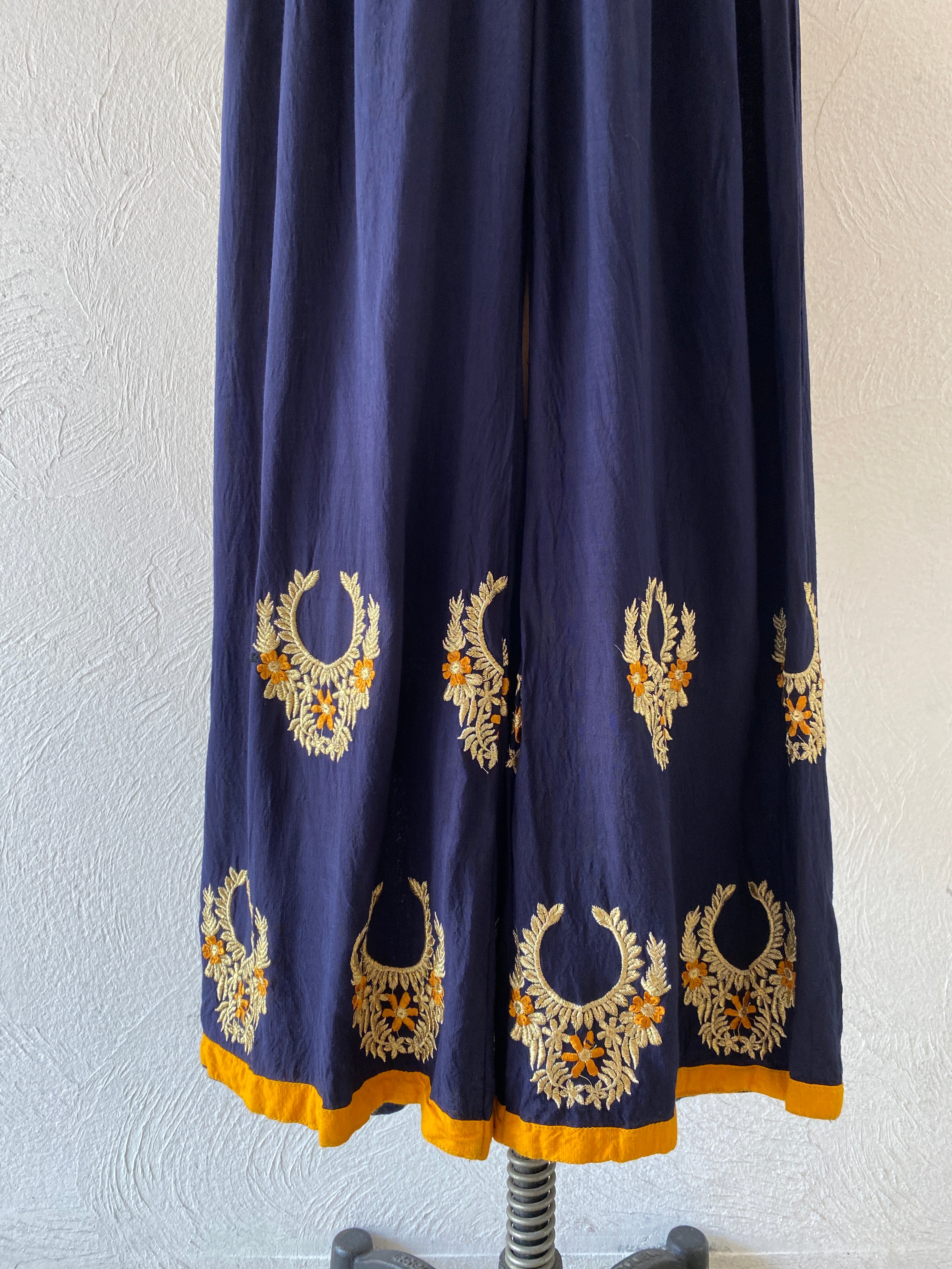 necklace embroidery pants