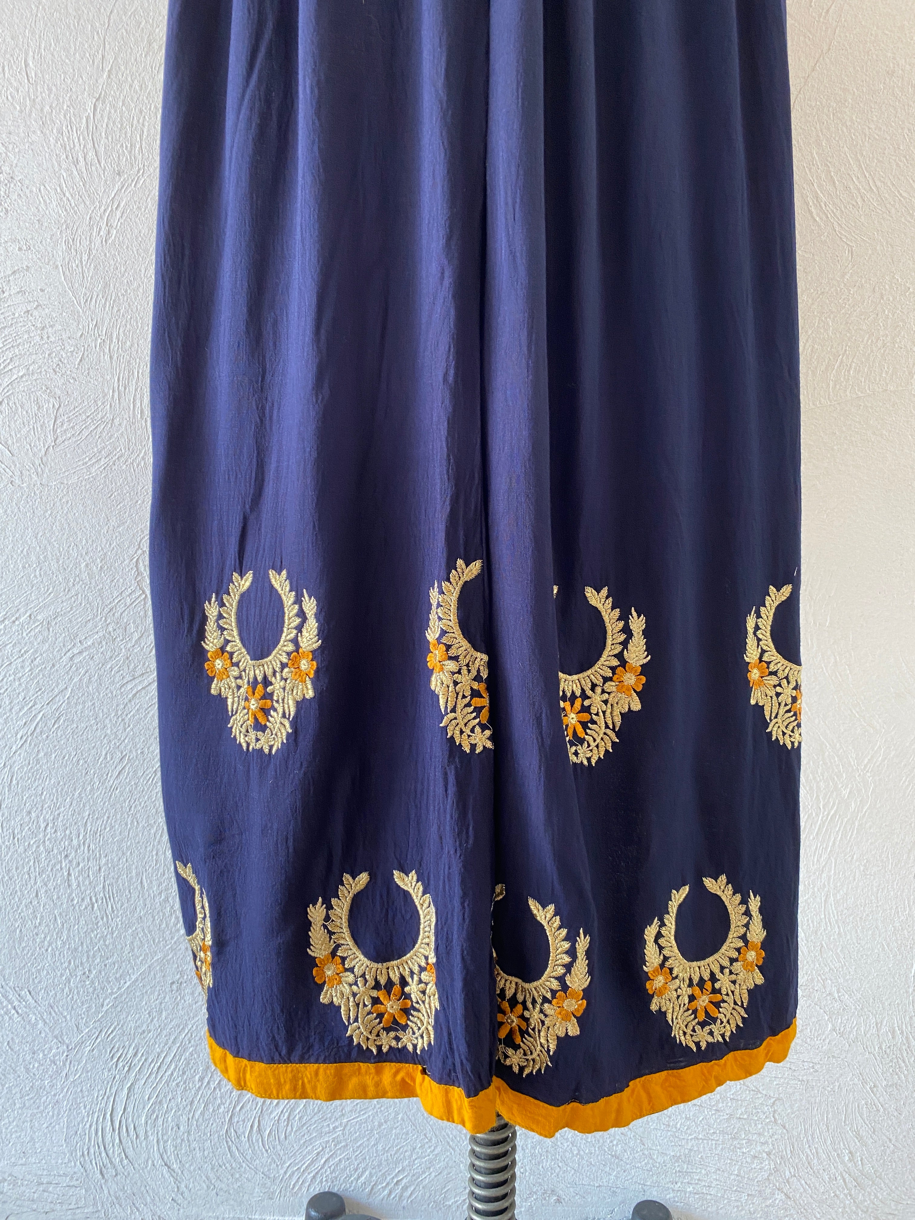 necklace embroidery pants