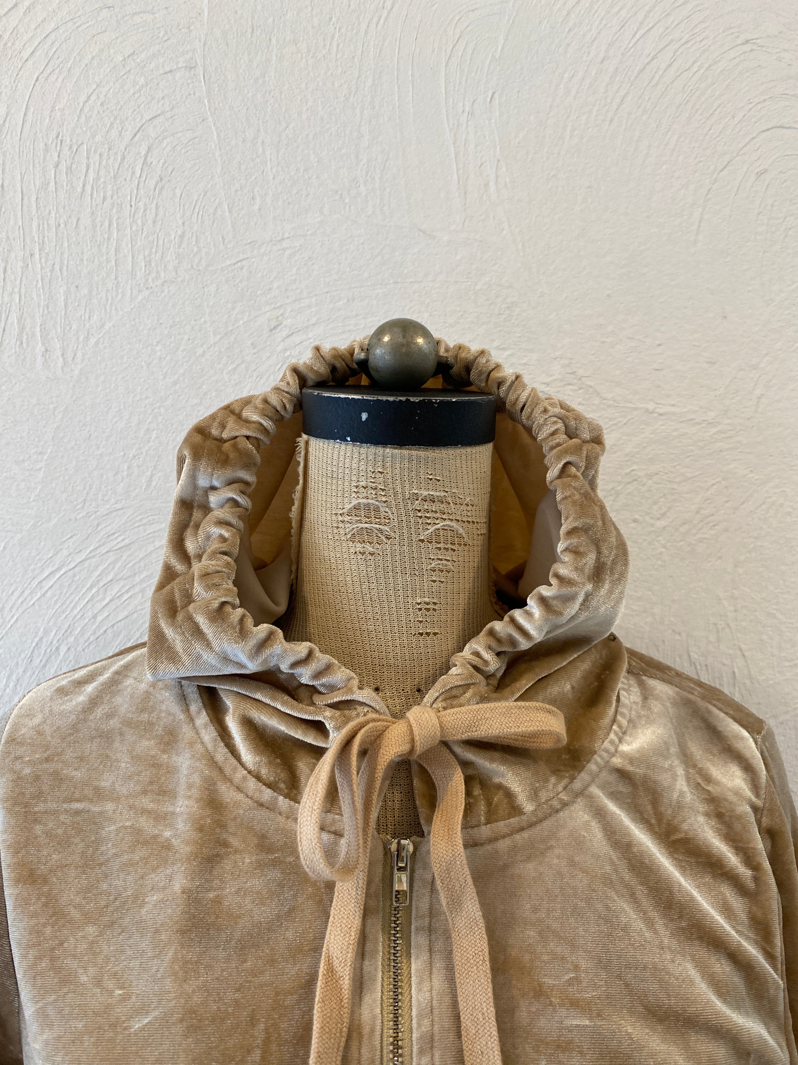 gold velour short hoodie