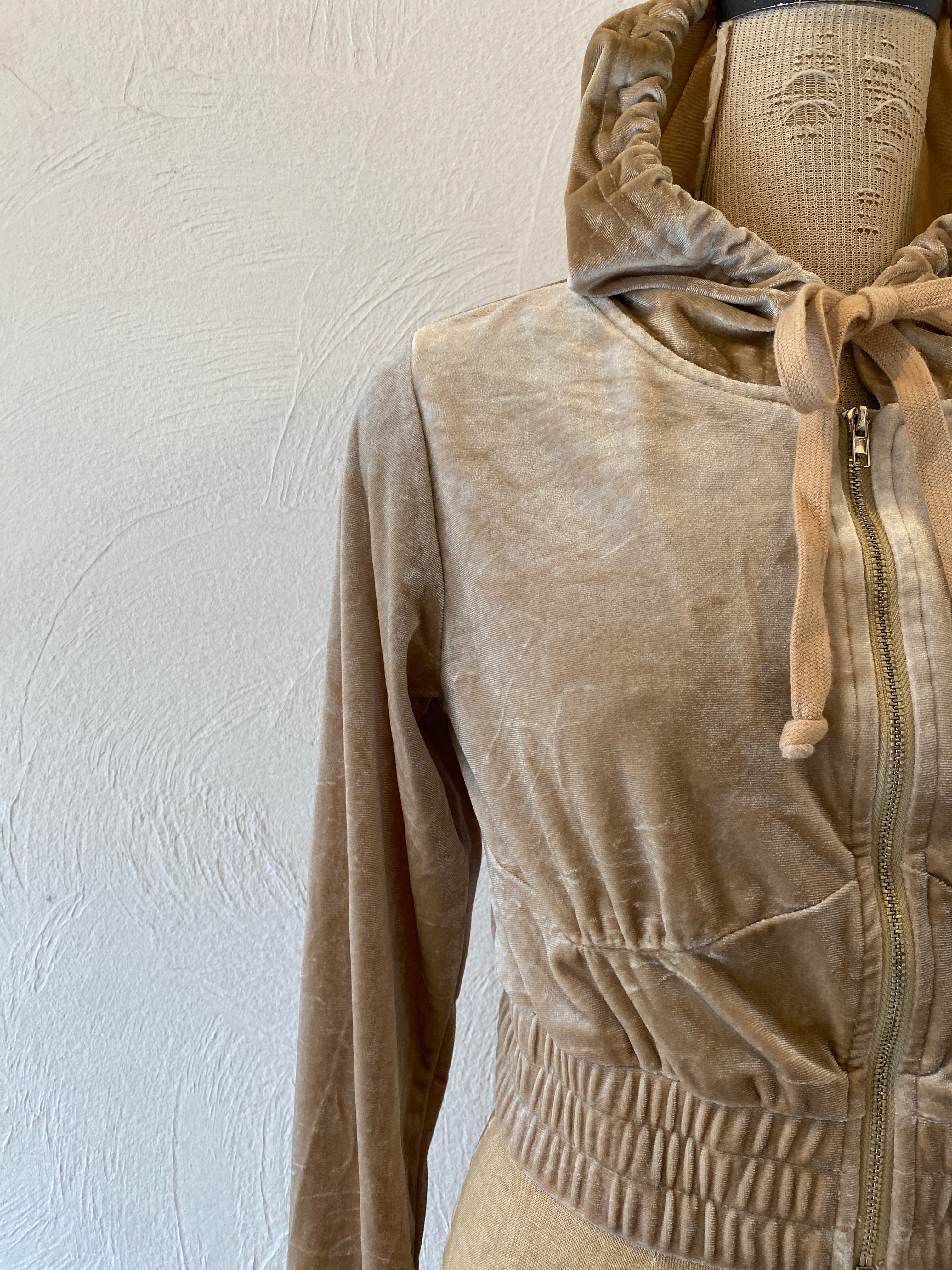 gold velour short hoodie