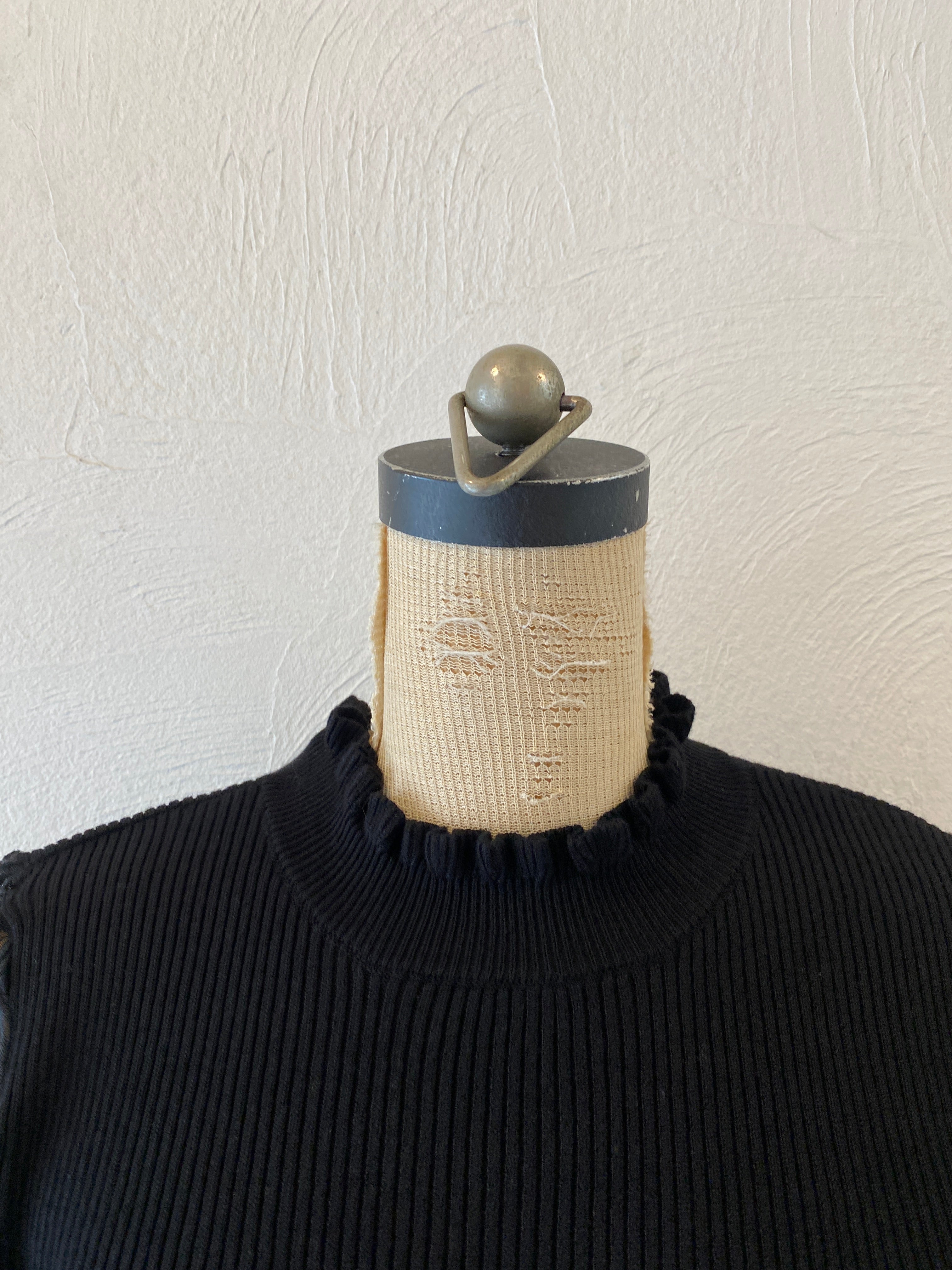 through sleeve rib tops