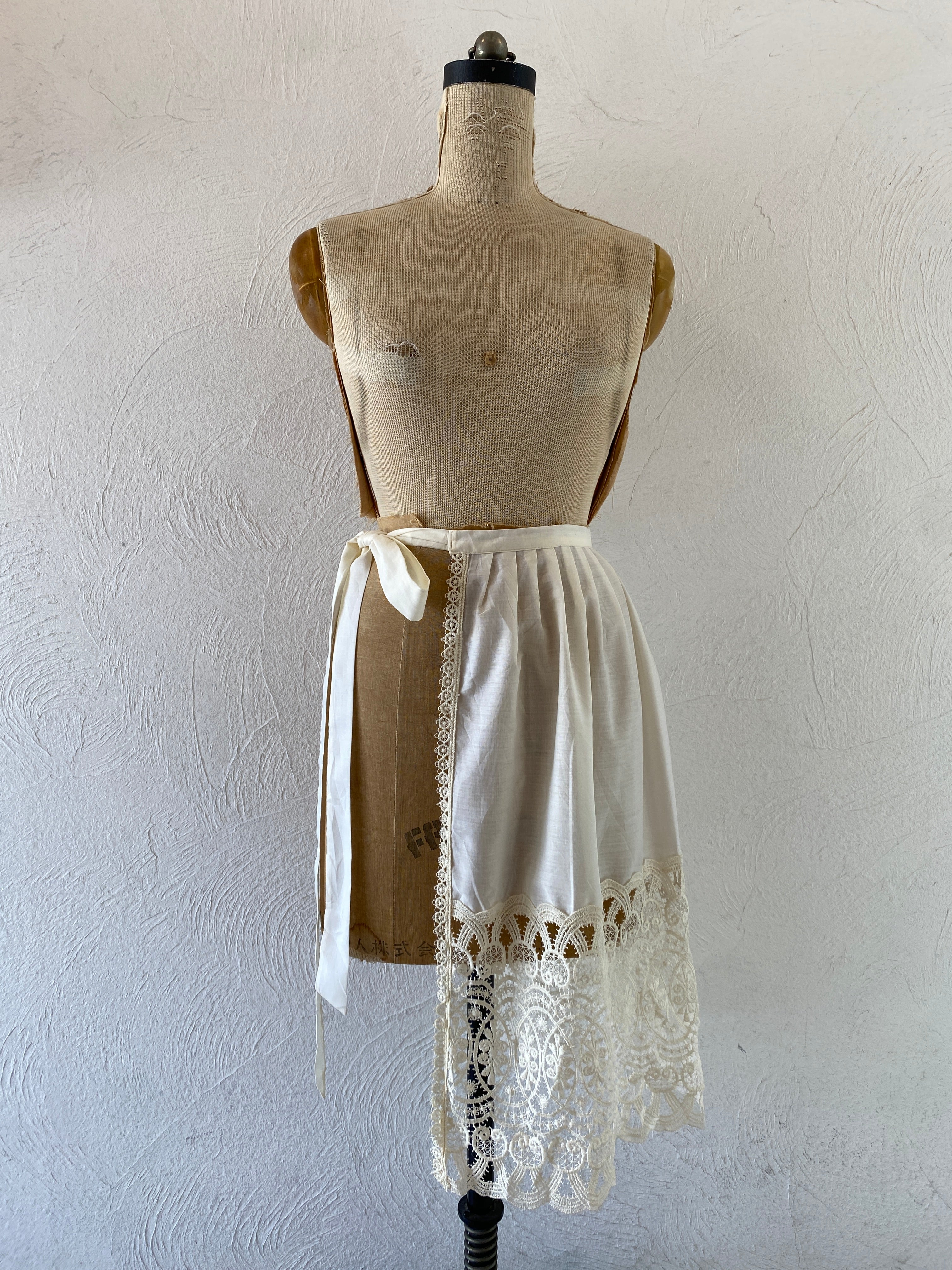 lace apron No.2