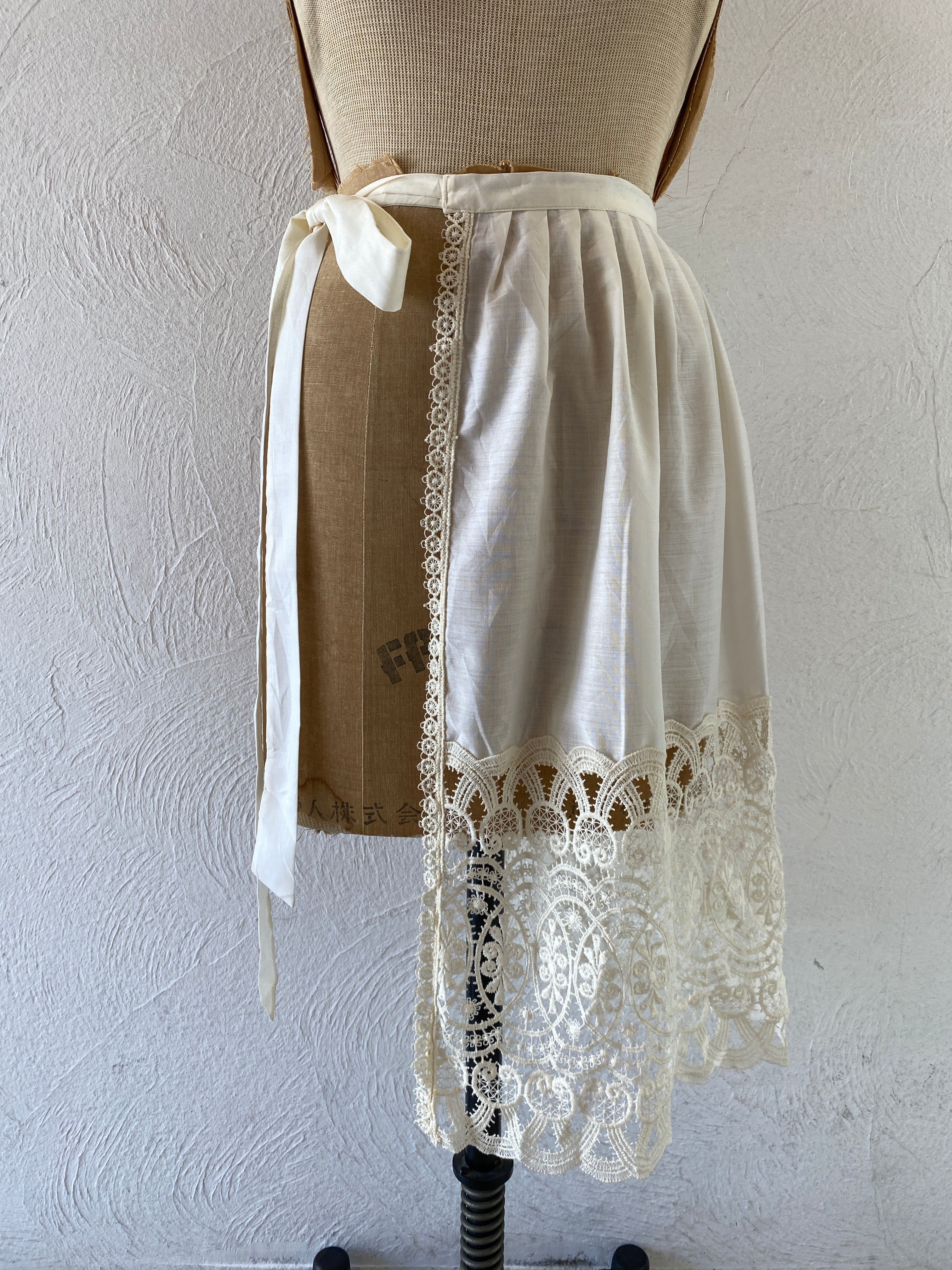 lace apron No.2