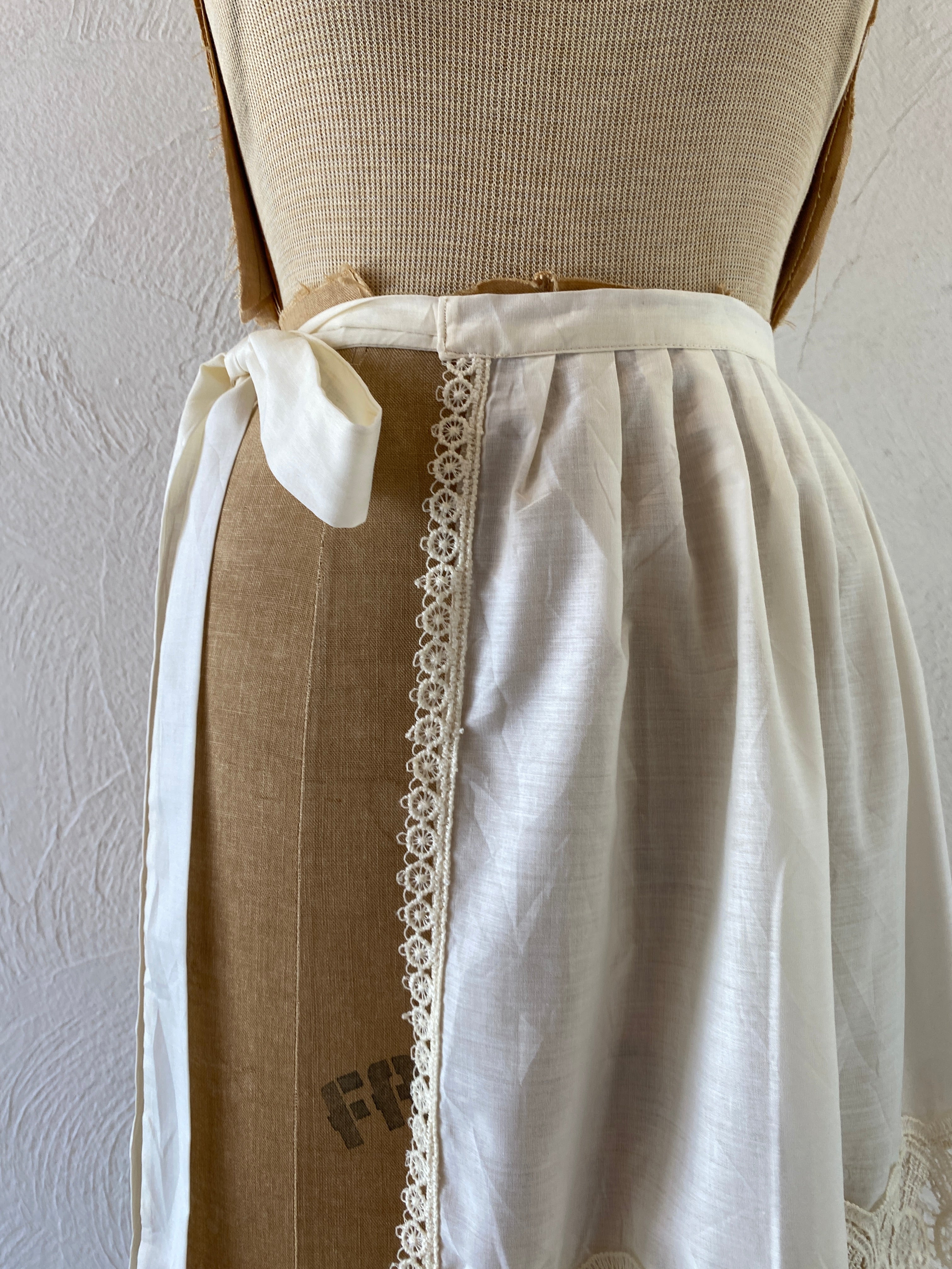lace apron No.2