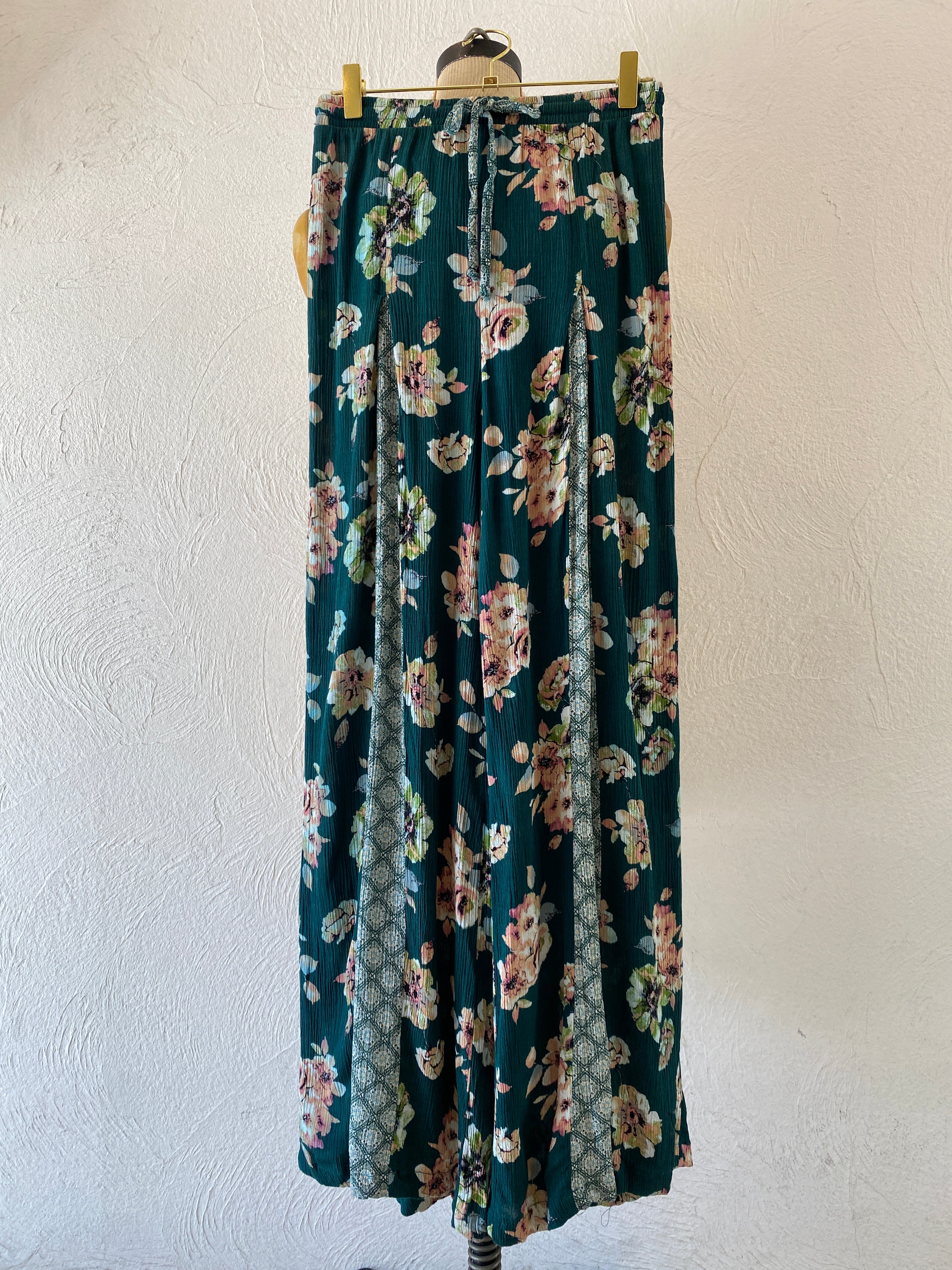 triangle switch flower pants