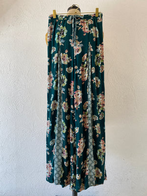 triangle switch flower pants