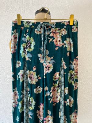 triangle switch flower pants