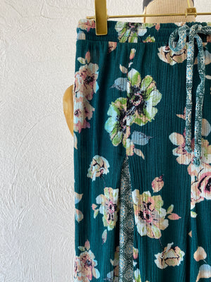 triangle switch flower pants